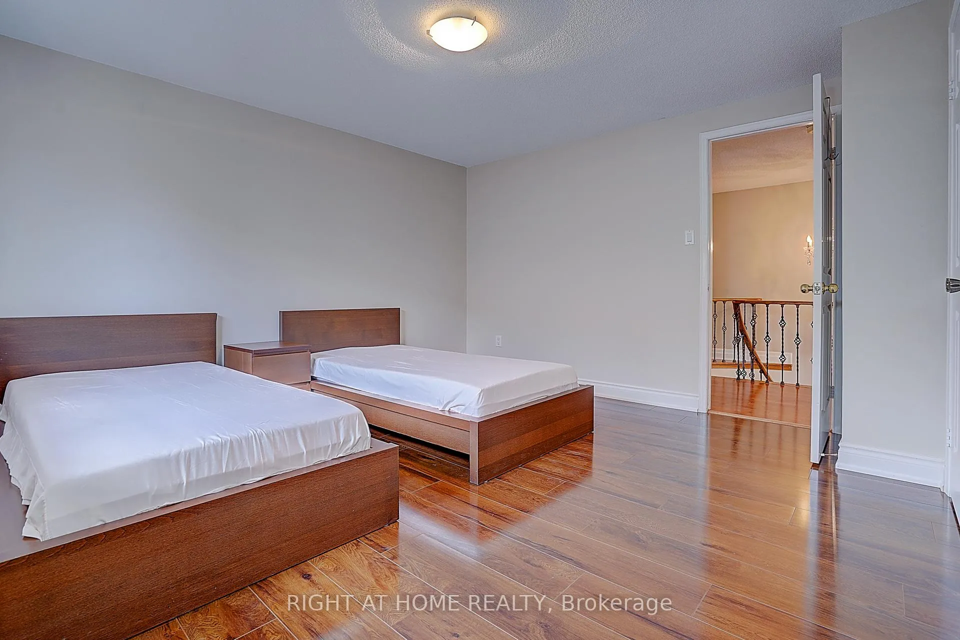 Photo 31 of 300 Green Lane, Markham, Thornlea — HOMEH