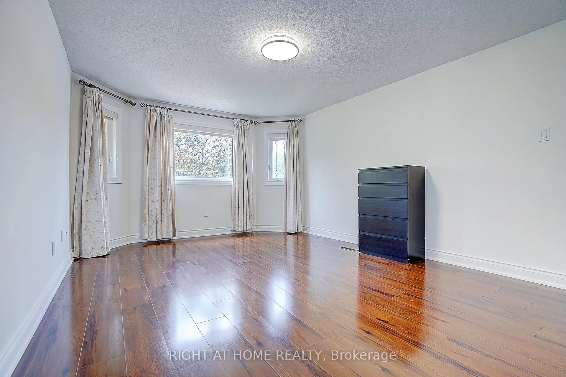 Photo 33 of 300 Green Lane, Markham, Thornlea — HOMEH