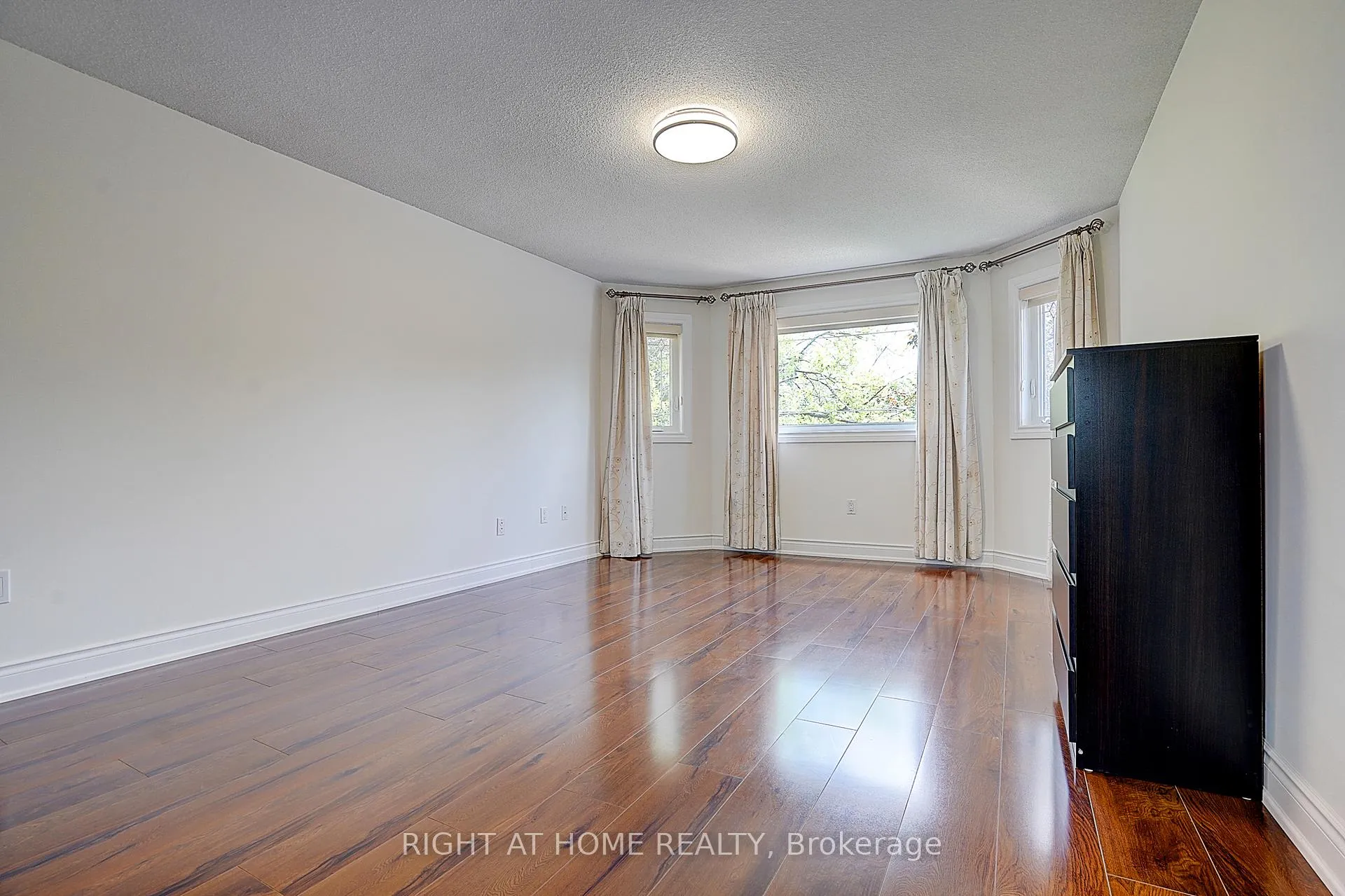 Photo 34 of 300 Green Lane, Markham, Thornlea — HOMEH