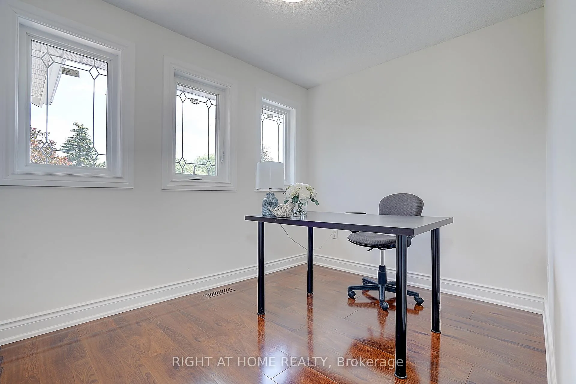 Photo 37 of 300 Green Lane, Markham, Thornlea — HOMEH