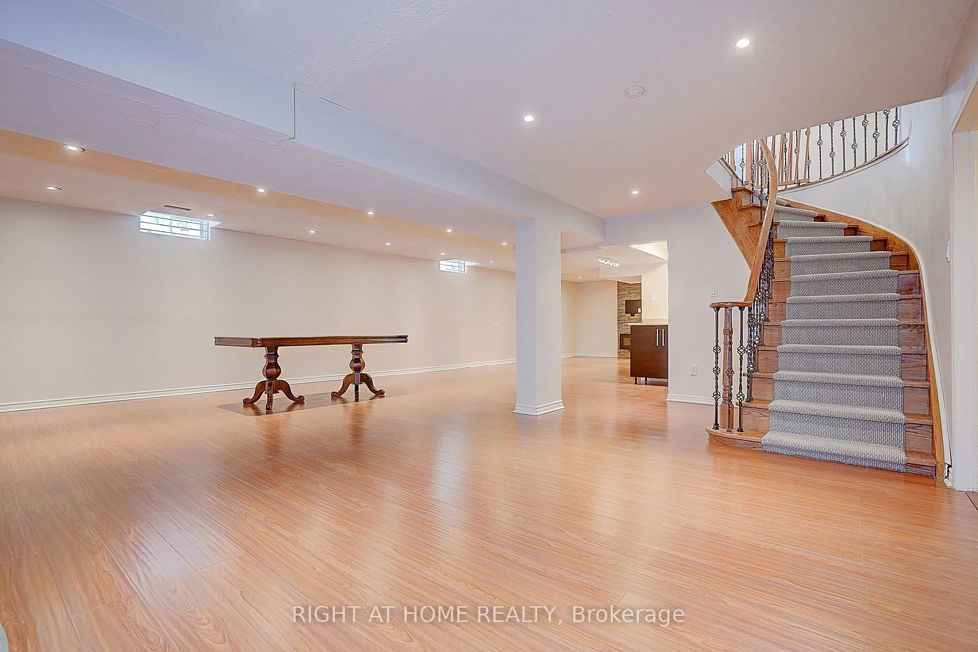 Photo 38 of 300 Green Lane, Markham, Thornlea — HOMEH