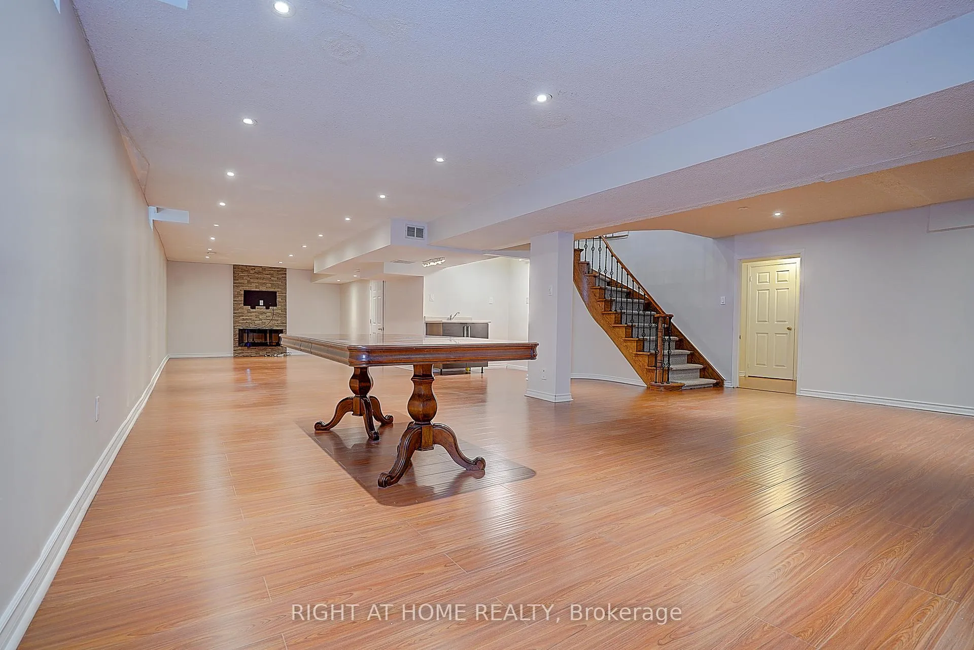 Photo 39 of 300 Green Lane, Markham, Thornlea — HOMEH