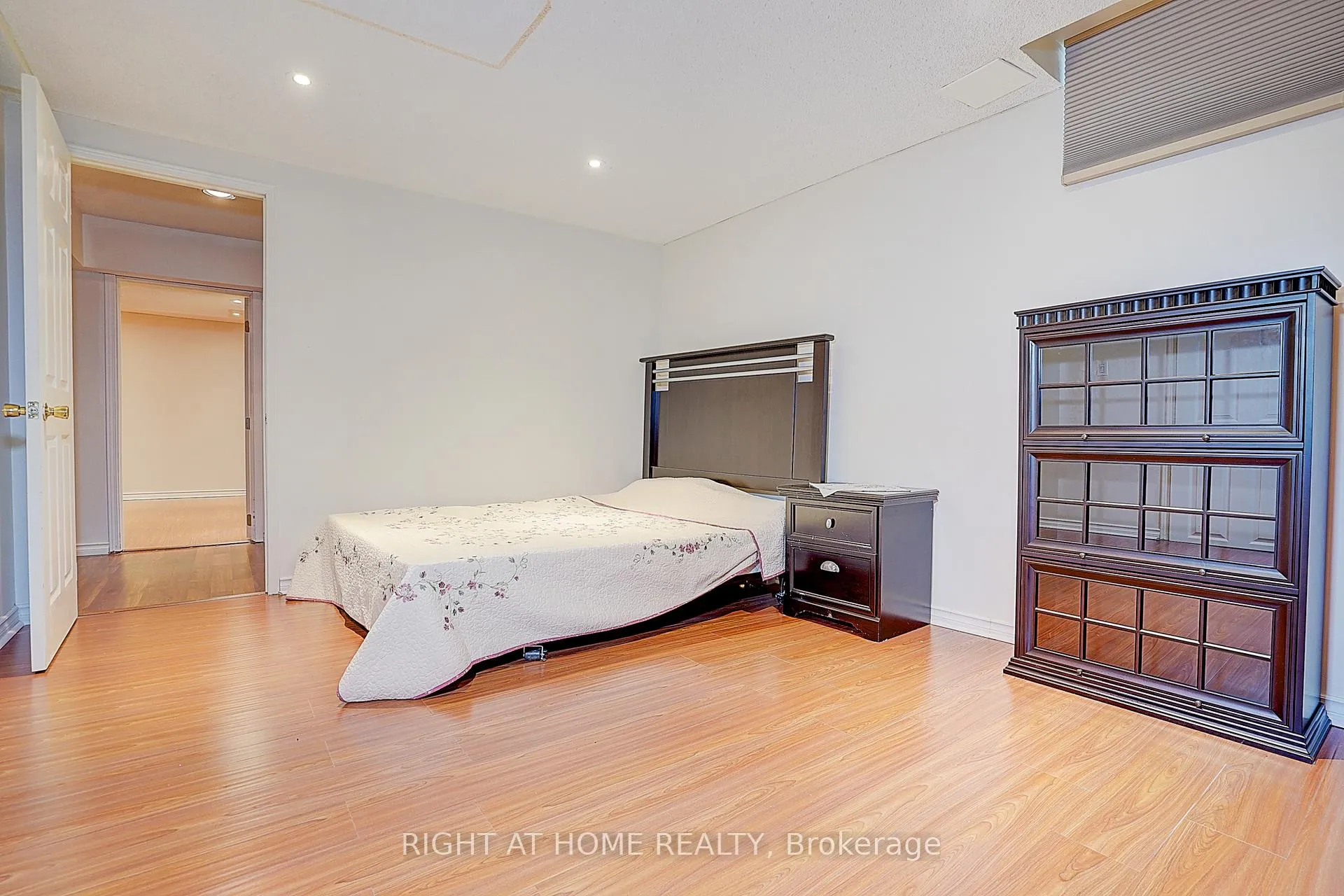Photo 41 of 300 Green Lane, Markham, Thornlea — HOMEH