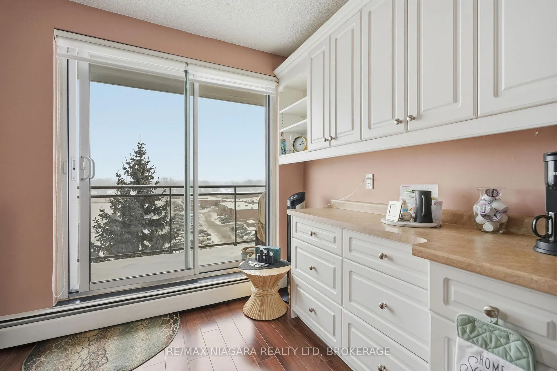 Photo 9 of Unit 601, 6390 Huggins Street, Niagara Falls, Stamford — HOMEH