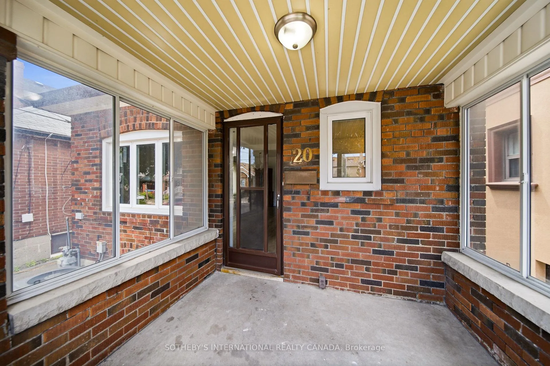 Photo 4 of 20 Bicknell Avenue, Toronto, Keelesdale-Eglinton West — HOMEH