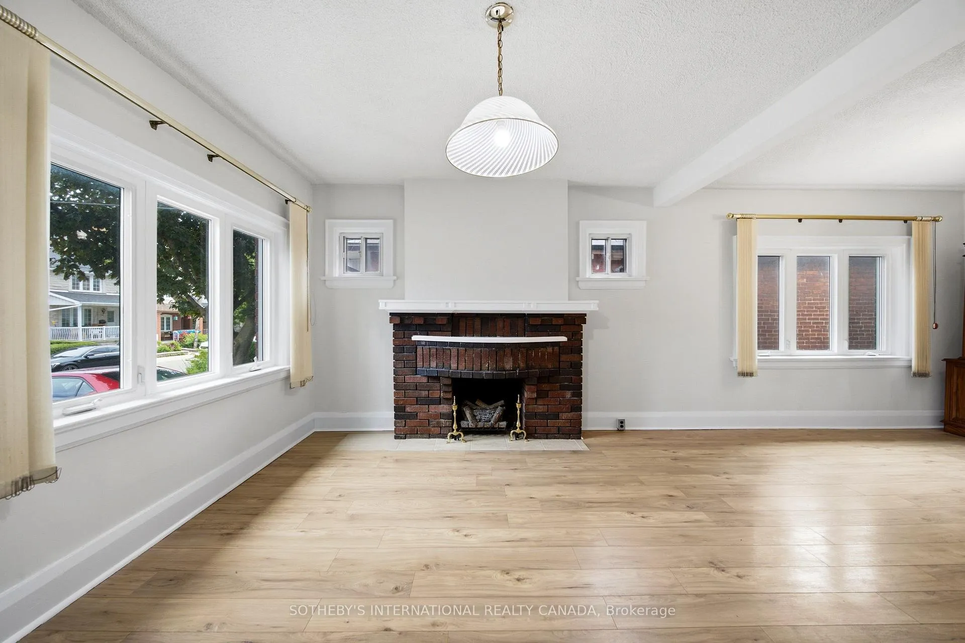 Photo 8 of 20 Bicknell Avenue, Toronto, Keelesdale-Eglinton West — HOMEH