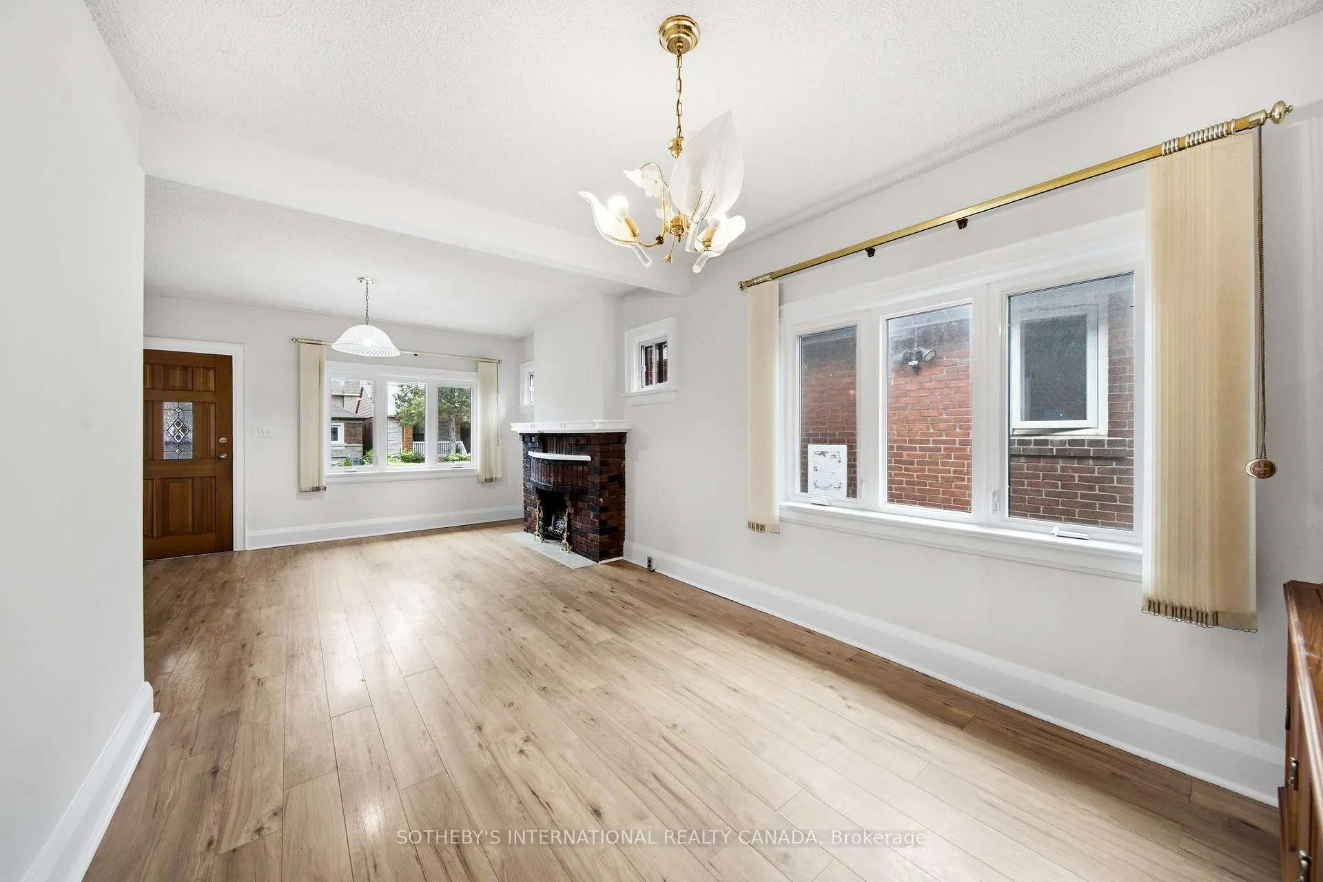Photo 9 of 20 Bicknell Avenue, Toronto, Keelesdale-Eglinton West — HOMEH