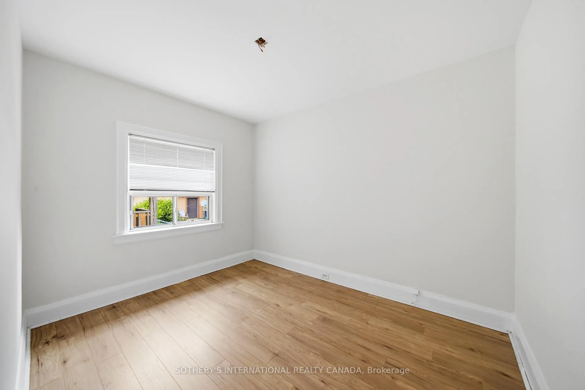 Photo 15 of 20 Bicknell Avenue, Toronto, Keelesdale-Eglinton West — HOMEH