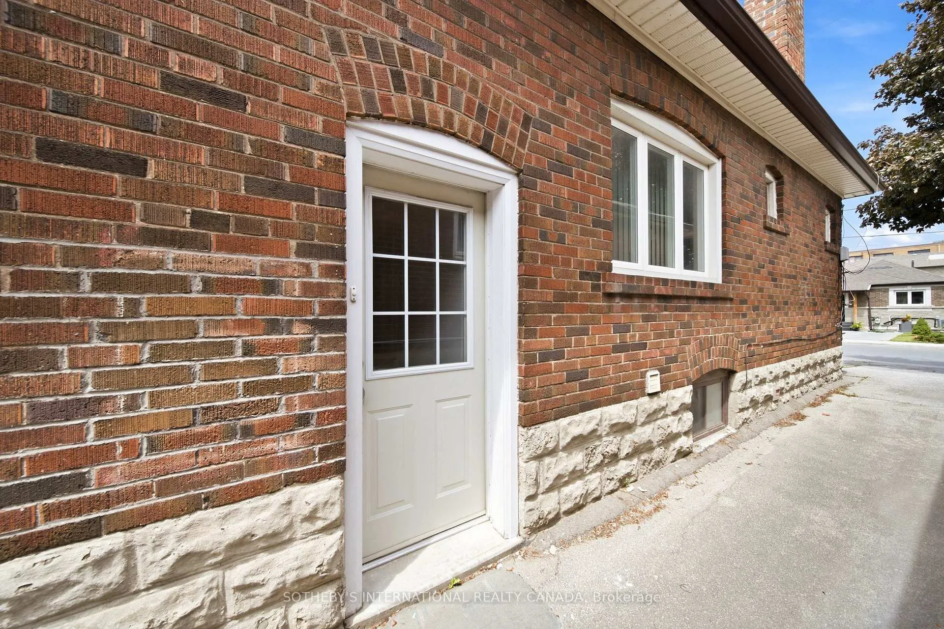 Photo 34 of 20 Bicknell Avenue, Toronto, Keelesdale-Eglinton West — HOMEH