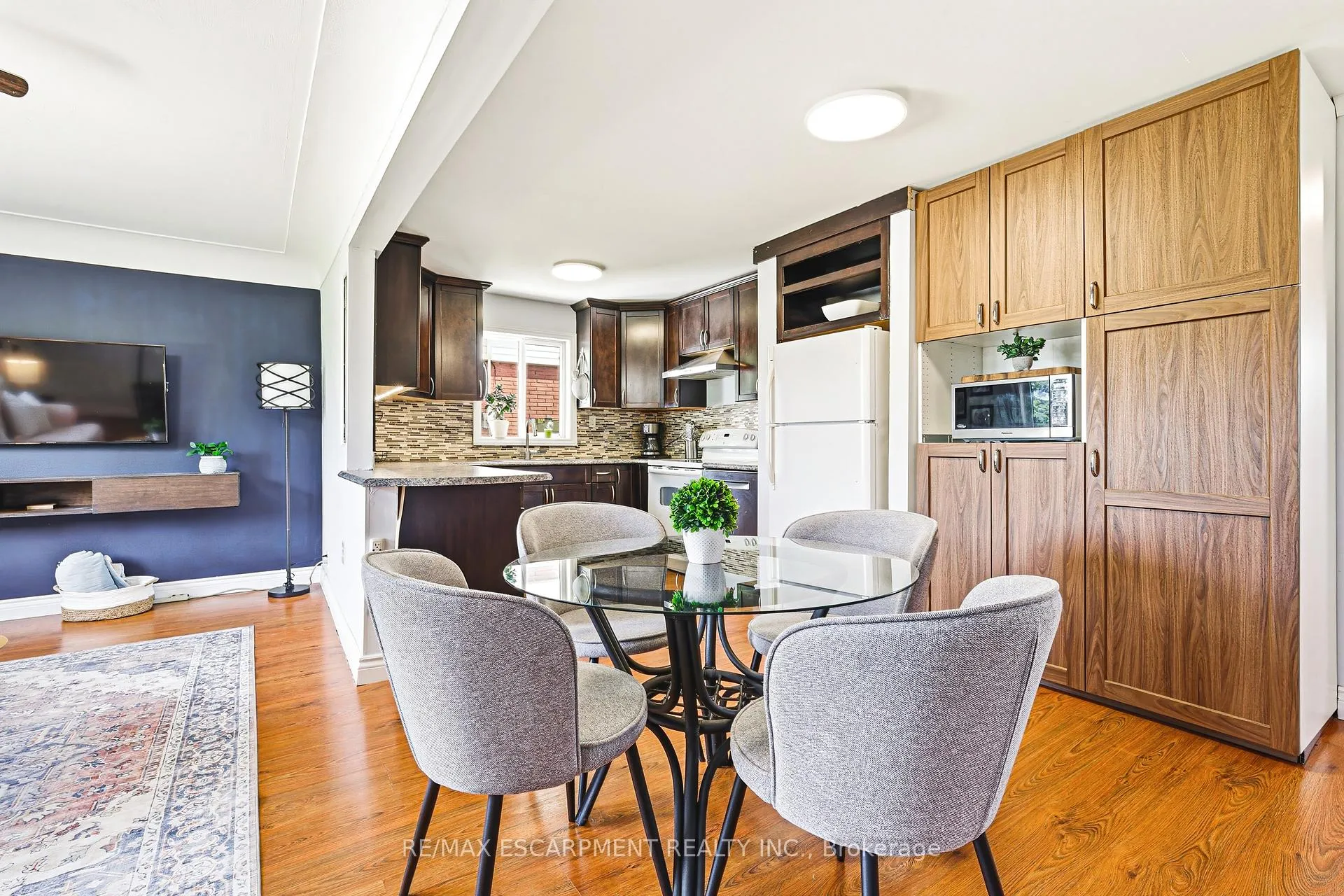 Photo 5 of 546 Mohawk Road E, Hamilton, Lawfield — HOMEH