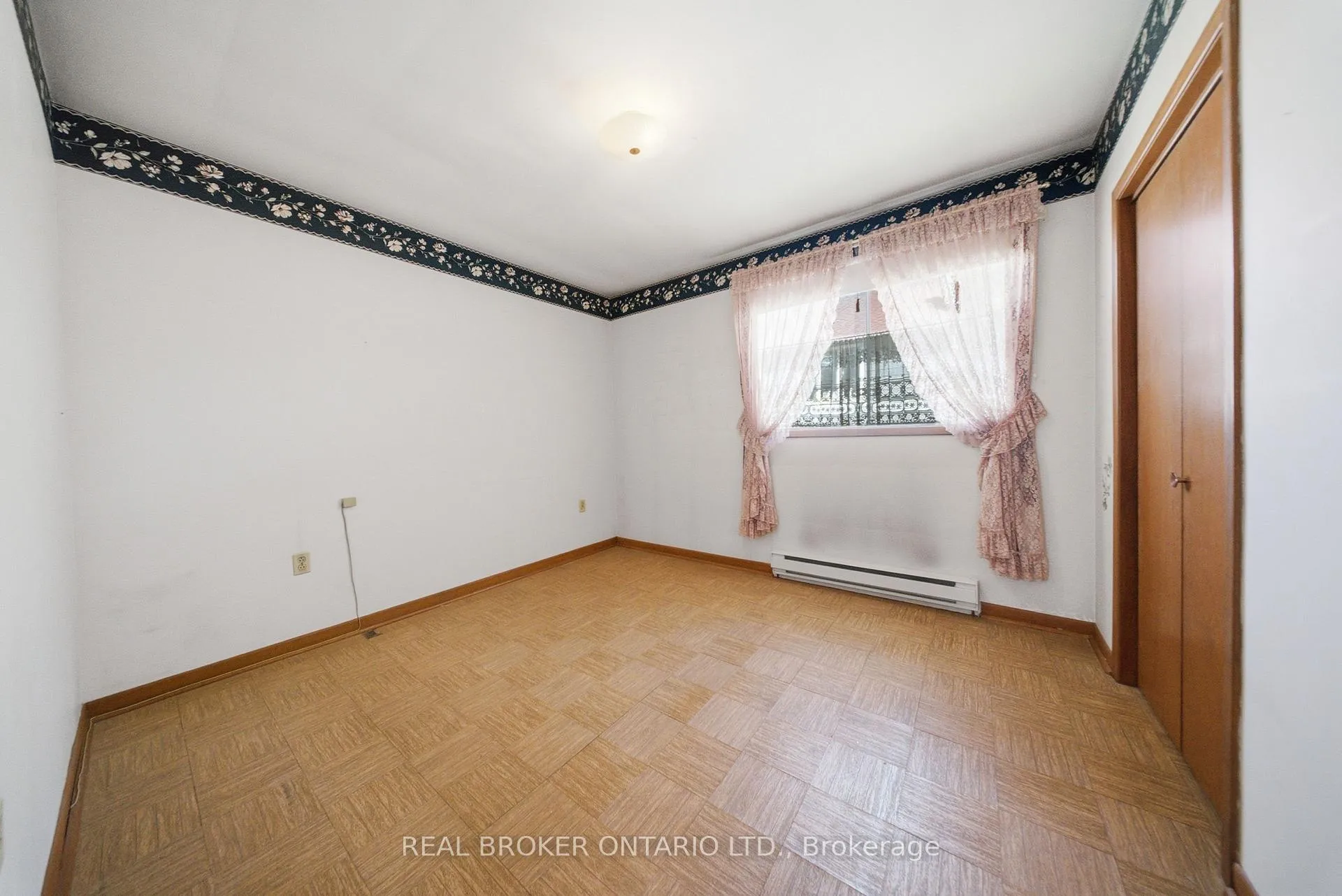 Photo 11 of 123 James Street, Caledon, Bolton East — HOMEH