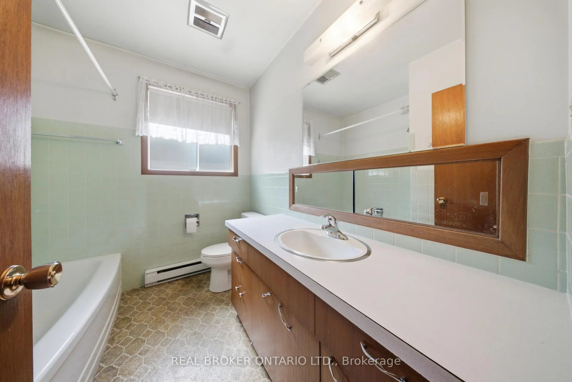 Photo 14 of 123 James Street, Caledon, Bolton East — HOMEH