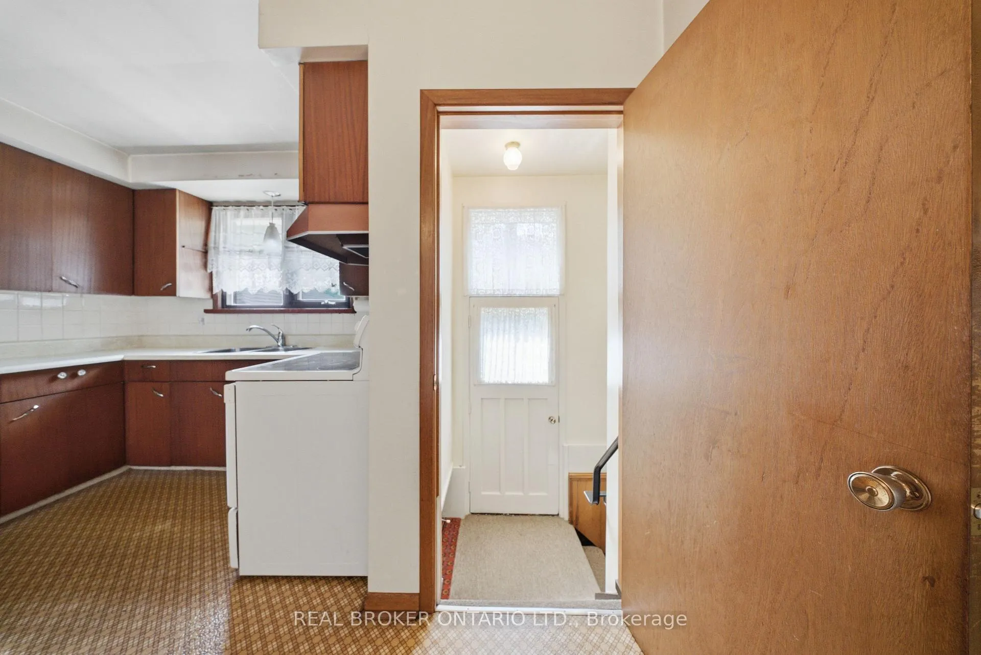 Photo 15 of 123 James Street, Caledon, Bolton East — HOMEH