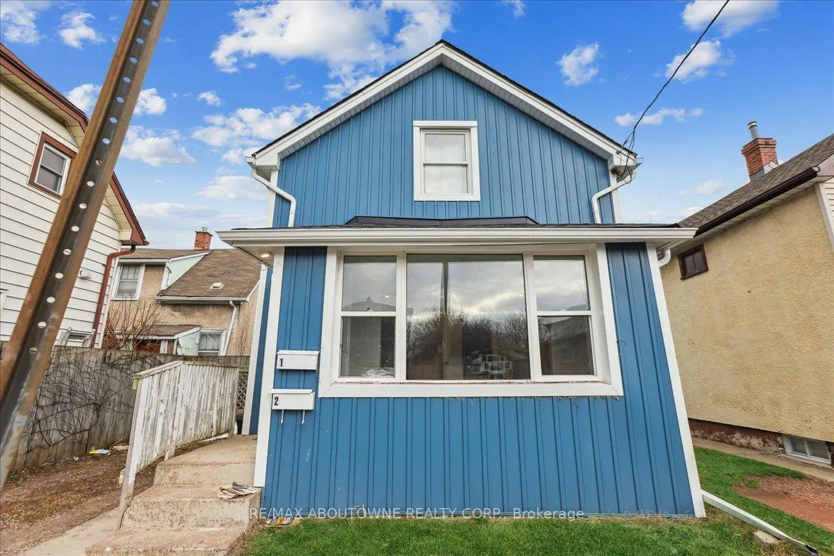 Photo 2 of 19 Seneca Street, St. Catharines, E. Chester — HOMEH