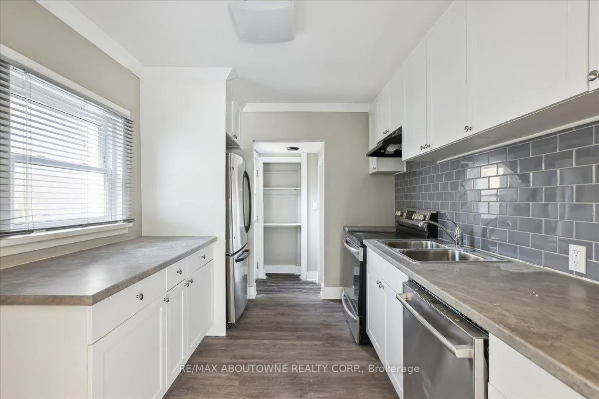 Photo 9 of 19 Seneca Street, St. Catharines, E. Chester — HOMEH