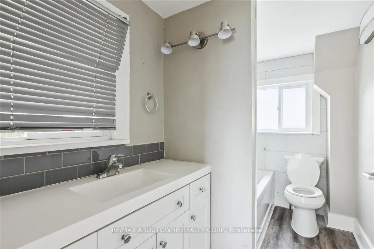 Photo 14 of 19 Seneca Street, St. Catharines, E. Chester — HOMEH