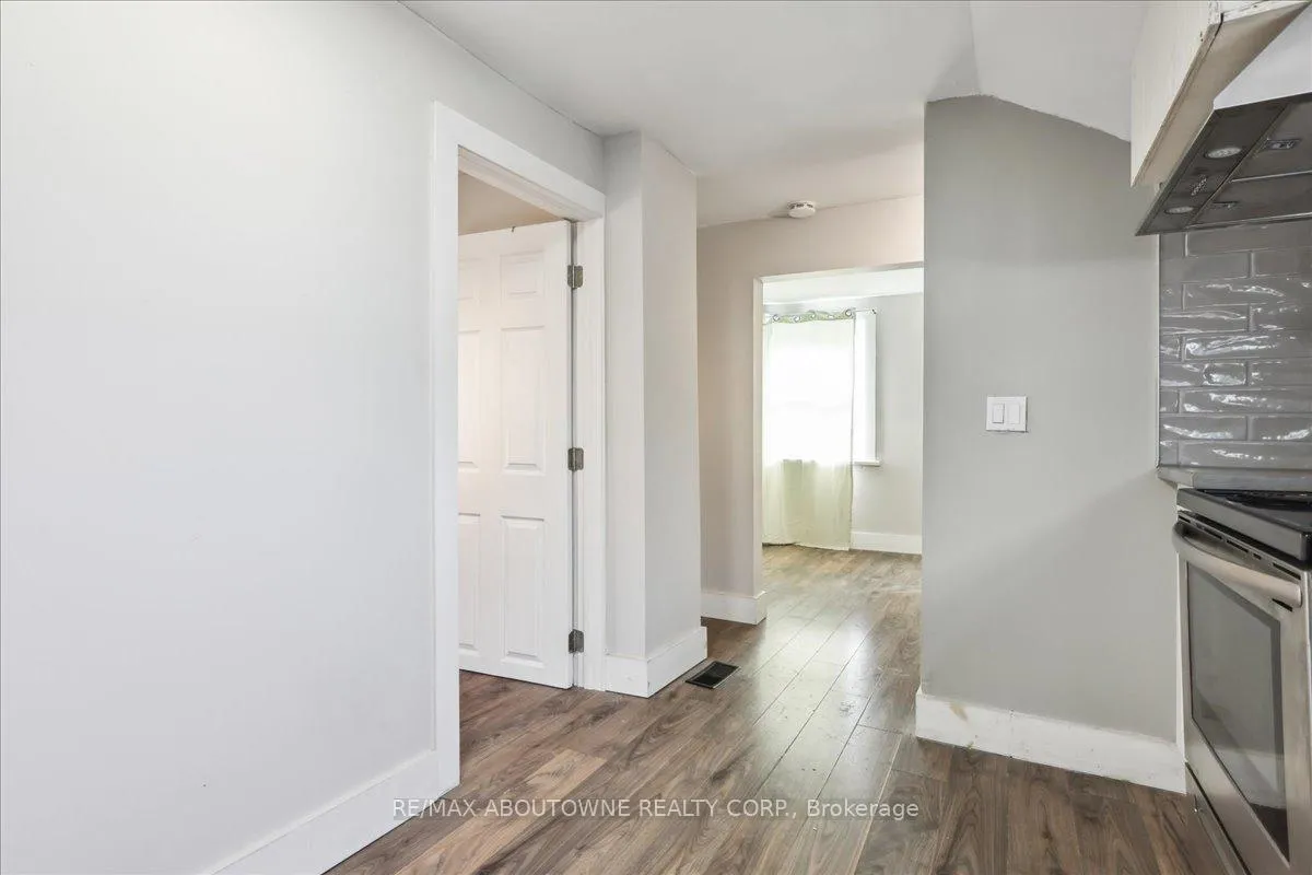 Photo 21 of 19 Seneca Street, St. Catharines, E. Chester — HOMEH