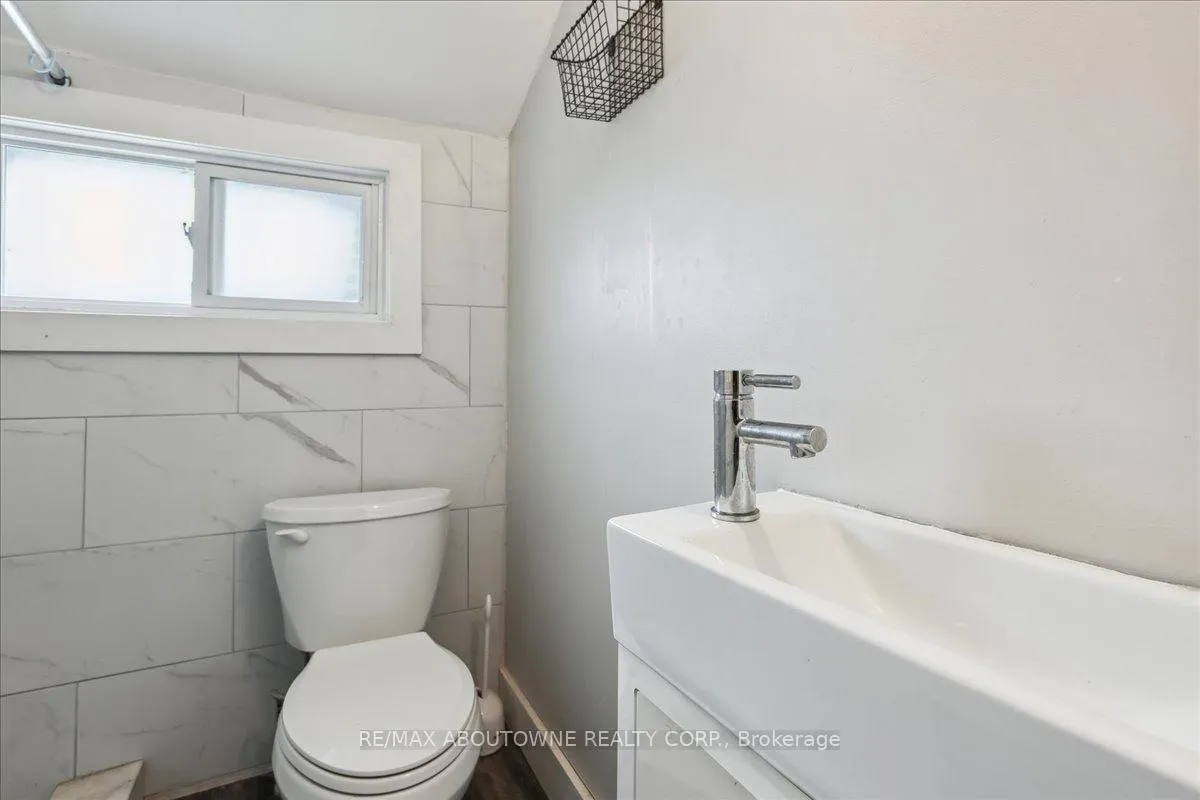 Photo 24 of 19 Seneca Street, St. Catharines, E. Chester — HOMEH