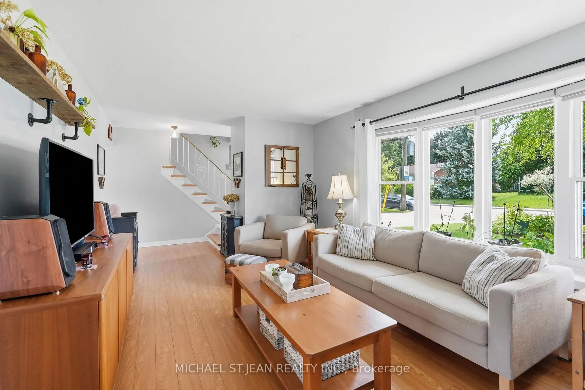 Photo 9 of 6 Darlington Drive, Hamilton, Gilbert — HOMEH