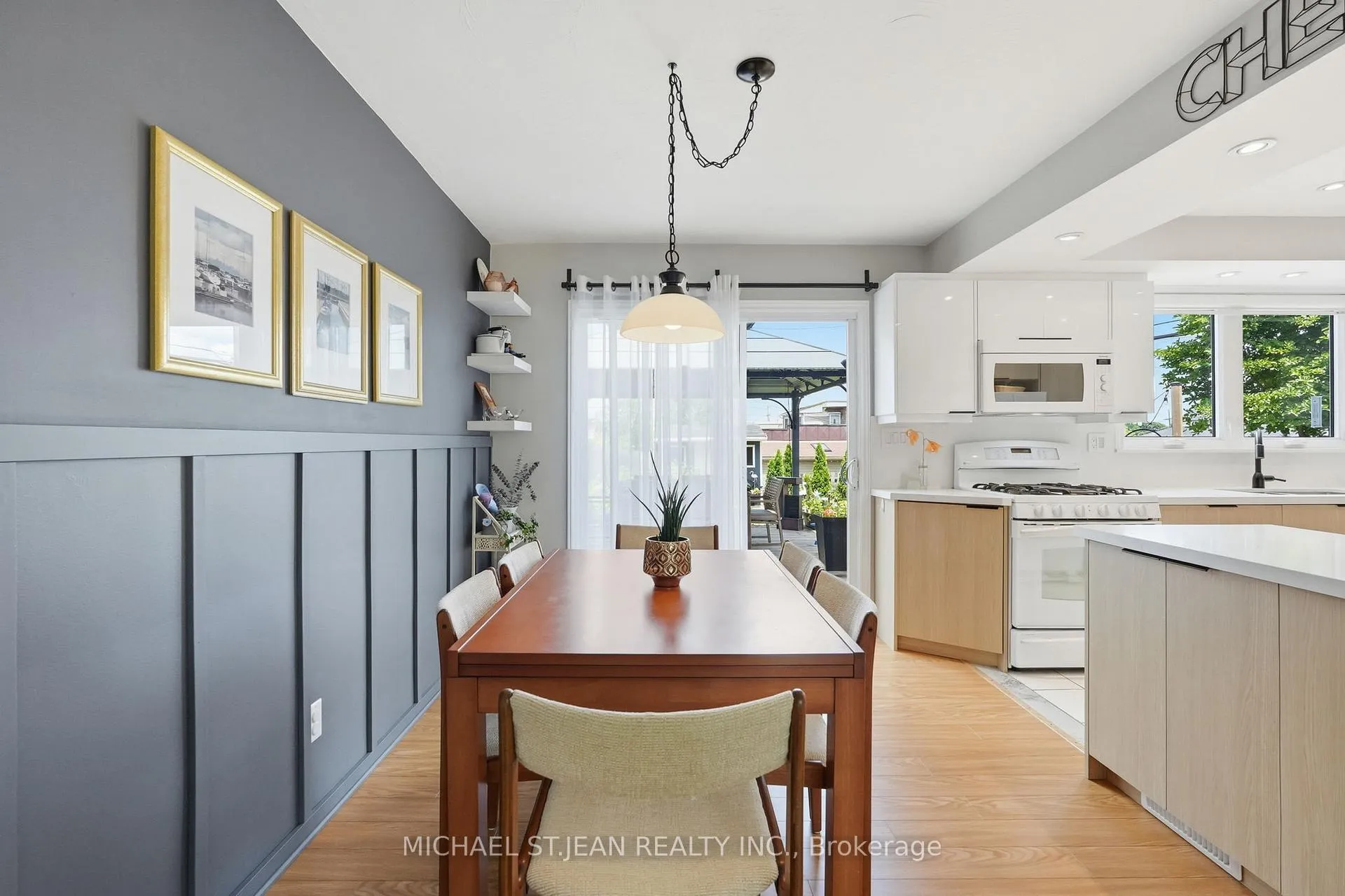 Photo 11 of 6 Darlington Drive, Hamilton, Gilbert — HOMEH