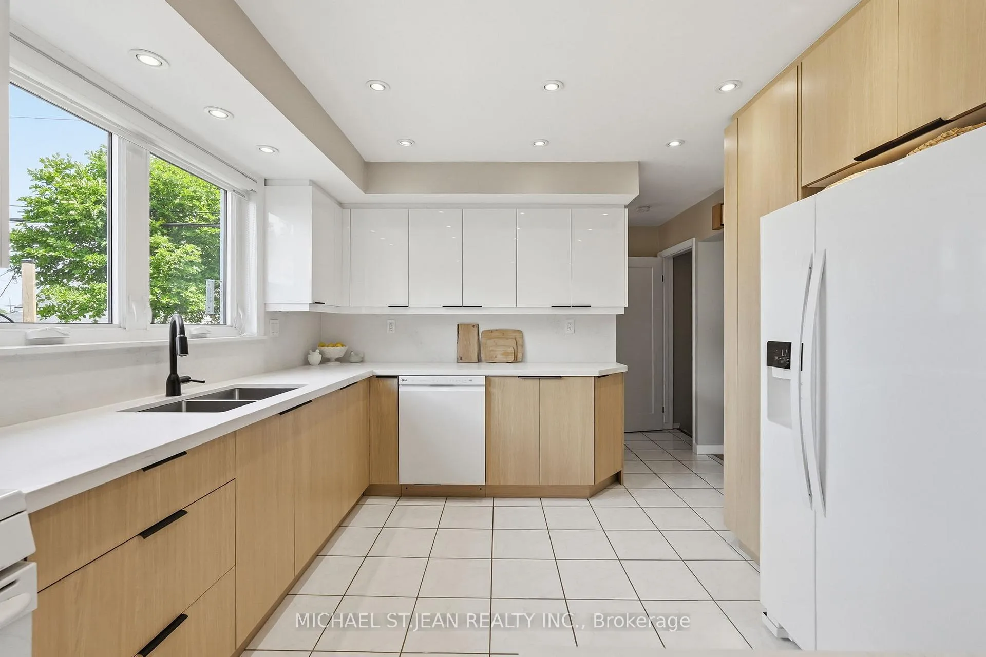Photo 15 of 6 Darlington Drive, Hamilton, Gilbert — HOMEH