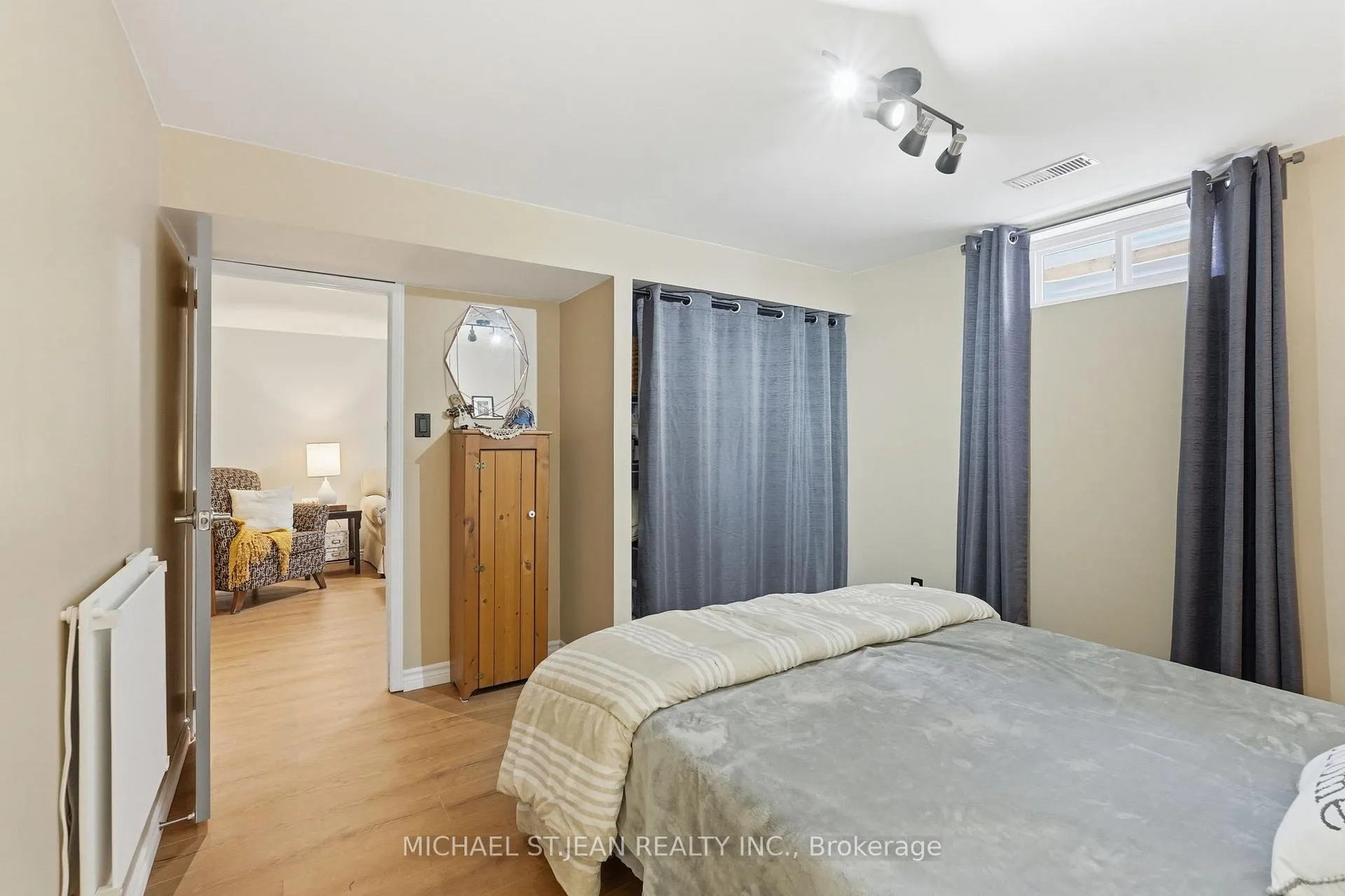 Photo 40 of 6 Darlington Drive, Hamilton, Gilbert — HOMEH