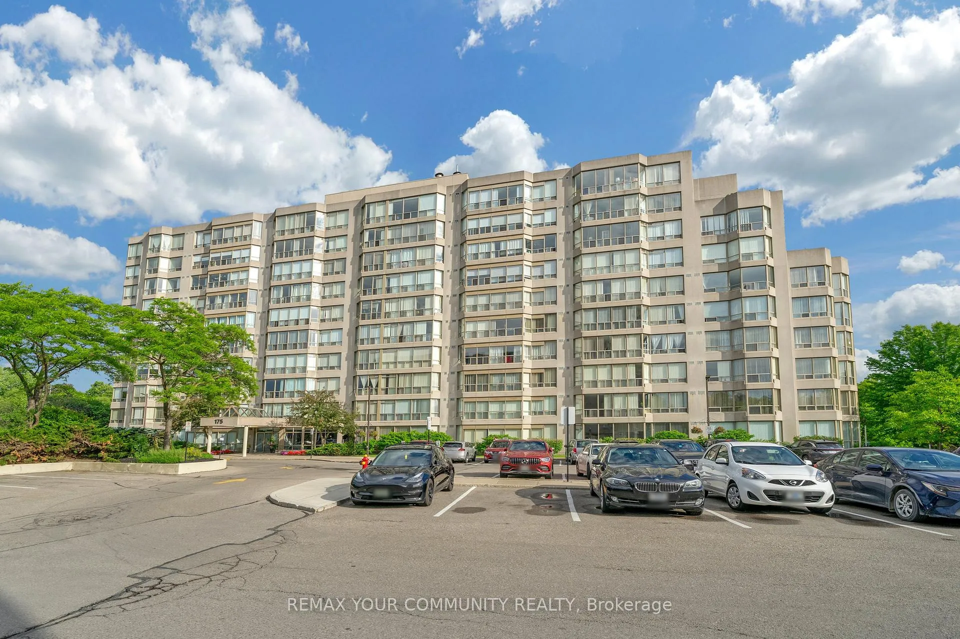 Photo of Unit 913, 175 Cedar Avenue