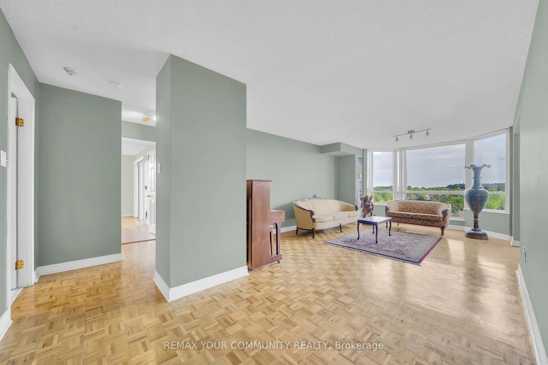 Photo 2 of Unit 913, 175 Cedar Avenue, Richmond Hill, Harding — HOMEH