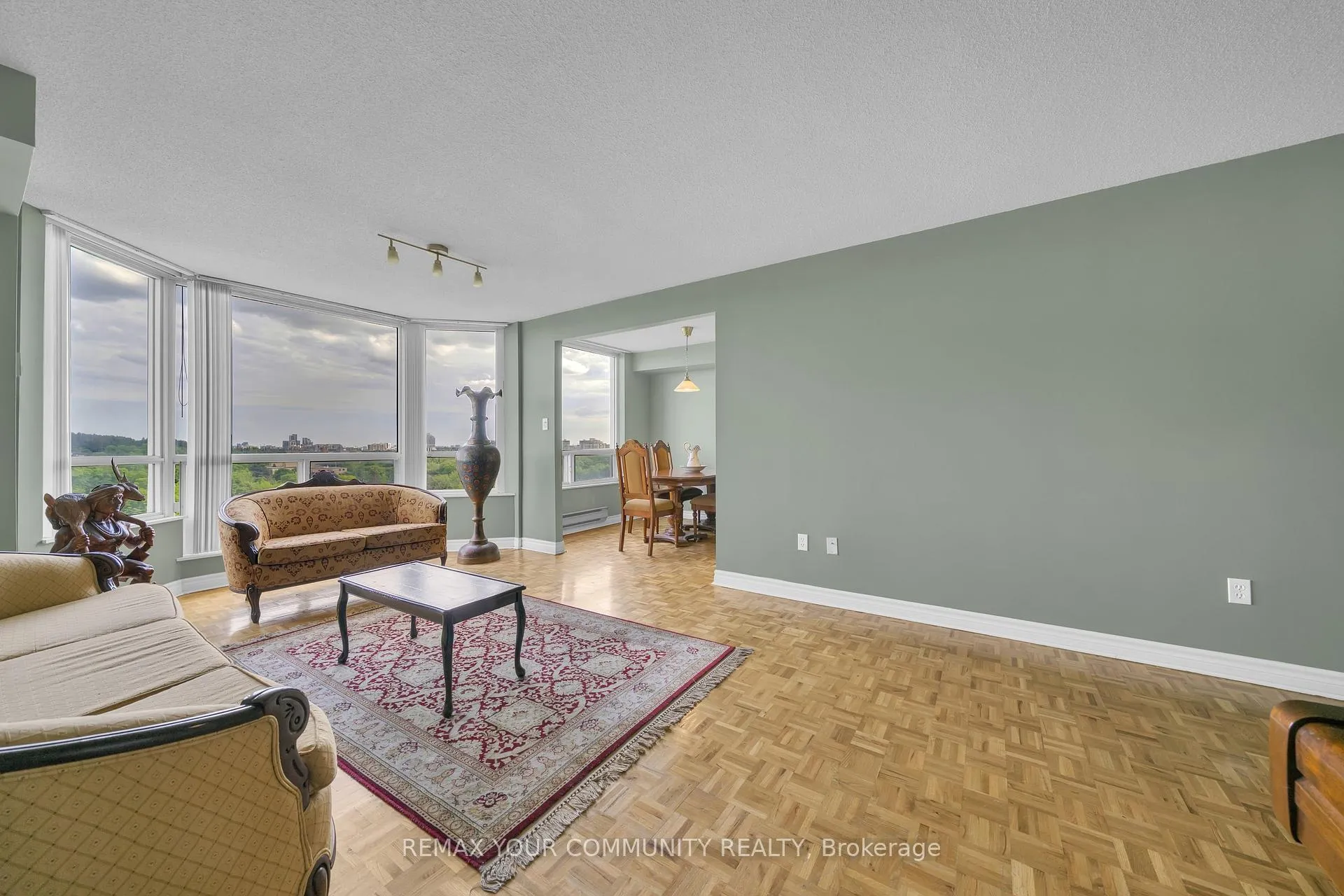 Photo 3 of Unit 913, 175 Cedar Avenue, Richmond Hill, Harding — HOMEH