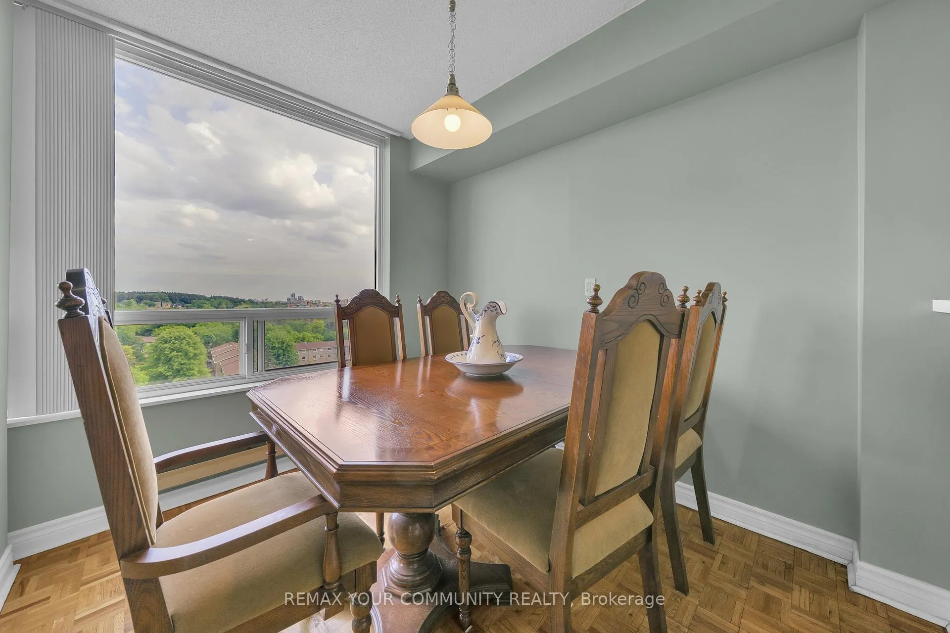 Photo 6 of Unit 913, 175 Cedar Avenue, Richmond Hill, Harding — HOMEH