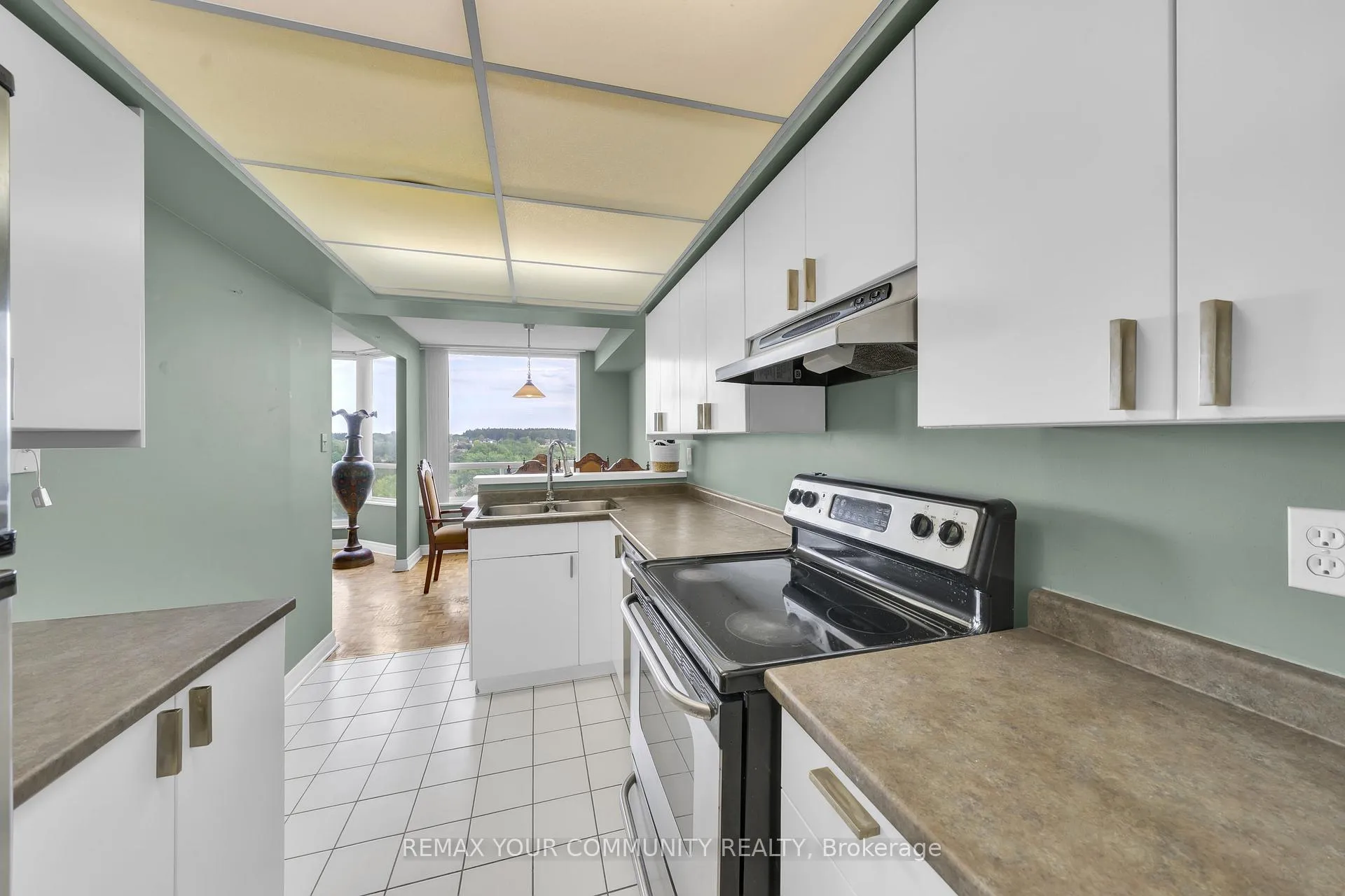 Photo 10 of Unit 913, 175 Cedar Avenue, Richmond Hill, Harding — HOMEH