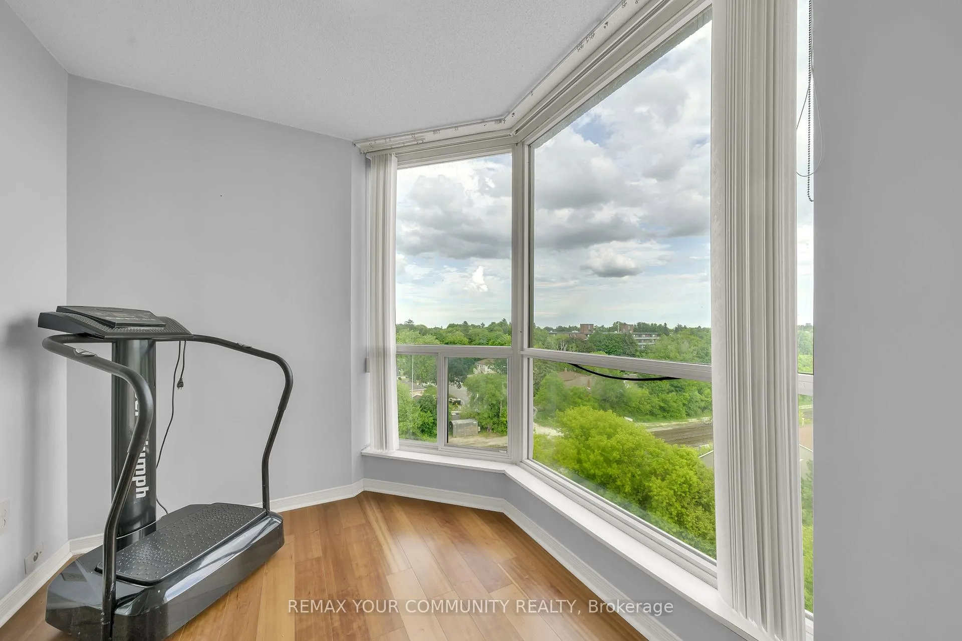Photo 14 of Unit 913, 175 Cedar Avenue, Richmond Hill, Harding — HOMEH