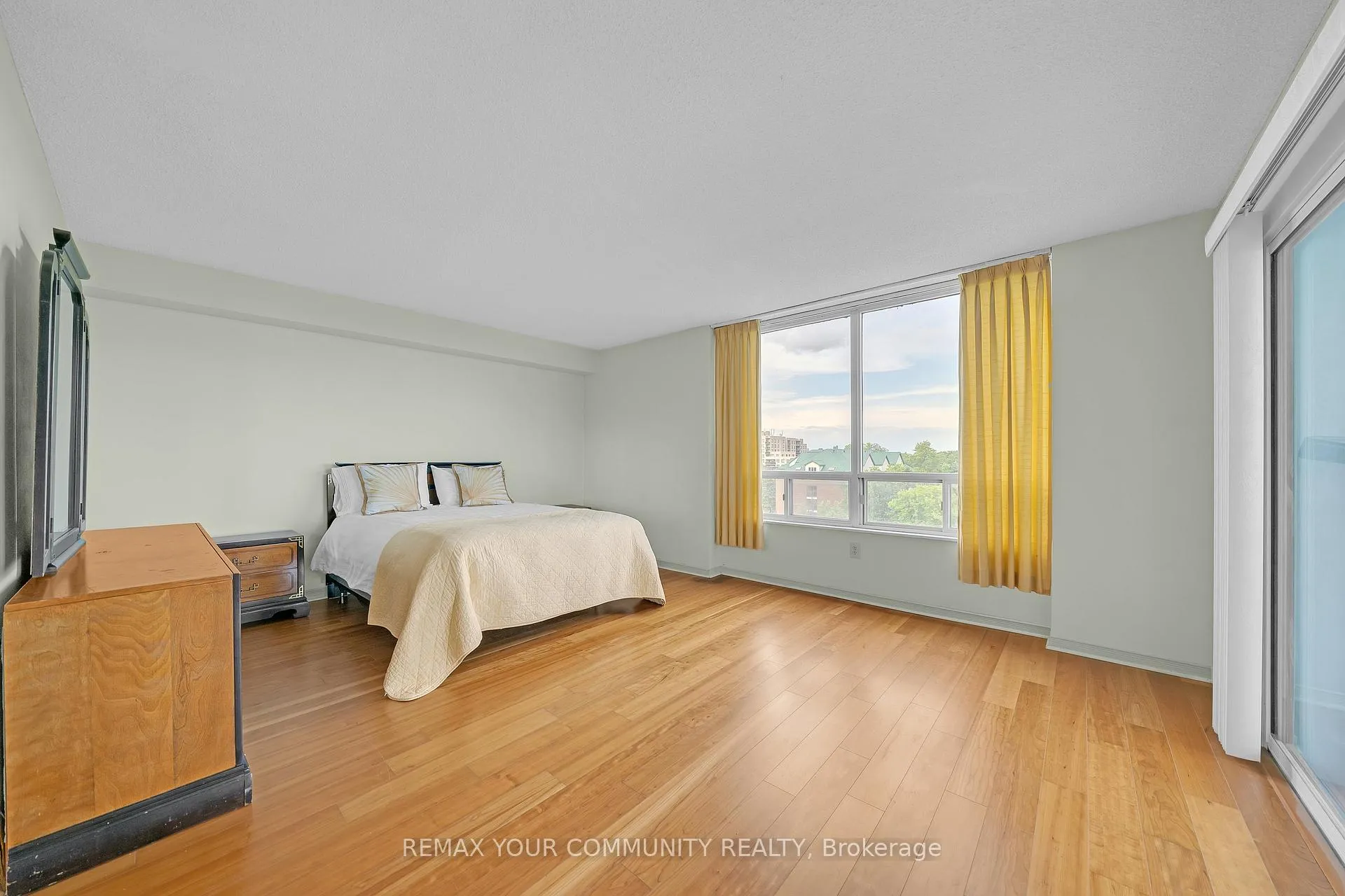 Photo 15 of Unit 913, 175 Cedar Avenue, Richmond Hill, Harding — HOMEH