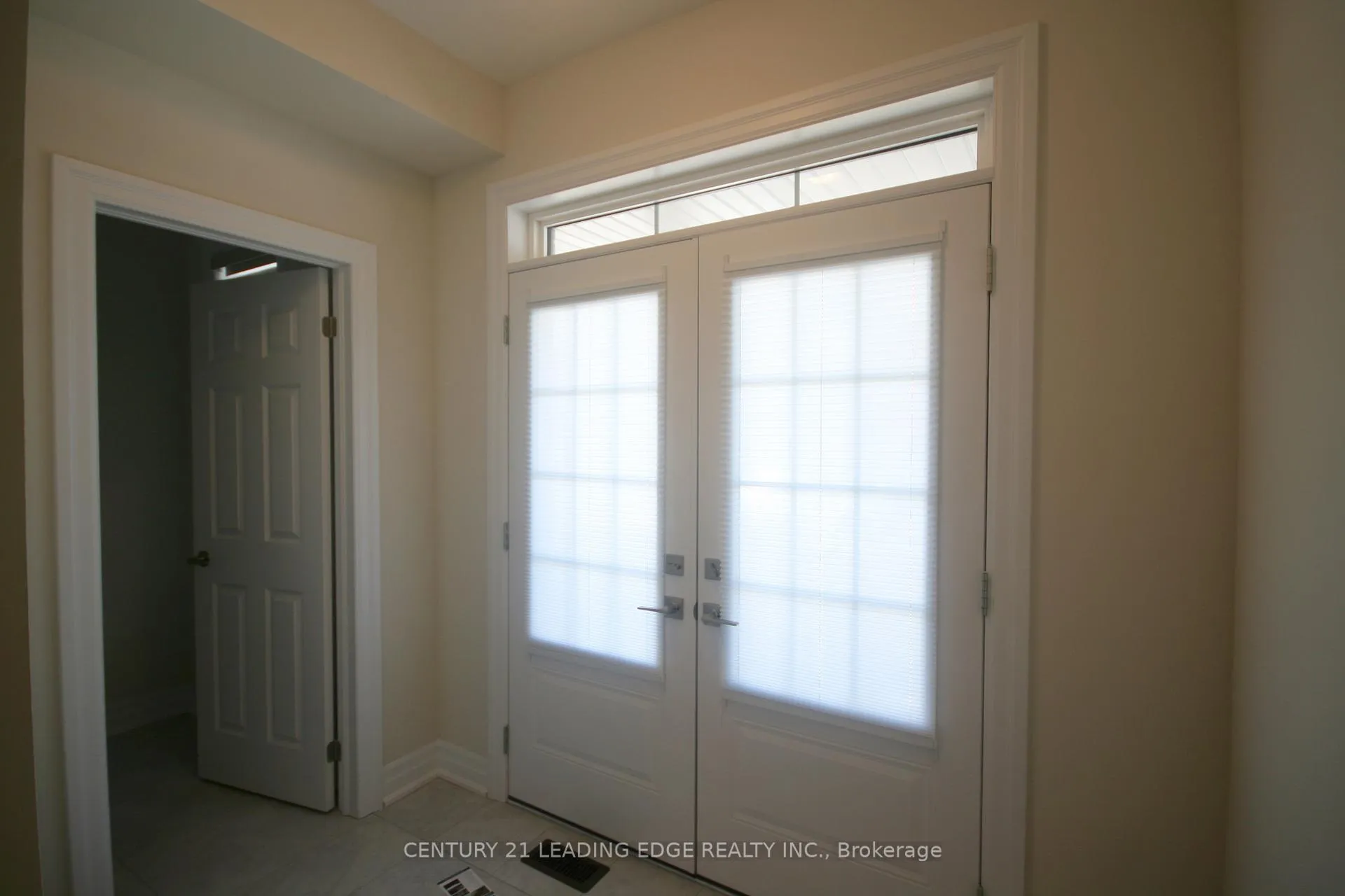 Photo 3 of 39 Ed Ewert Avenue, Clarington, Newcastle — HOMEH