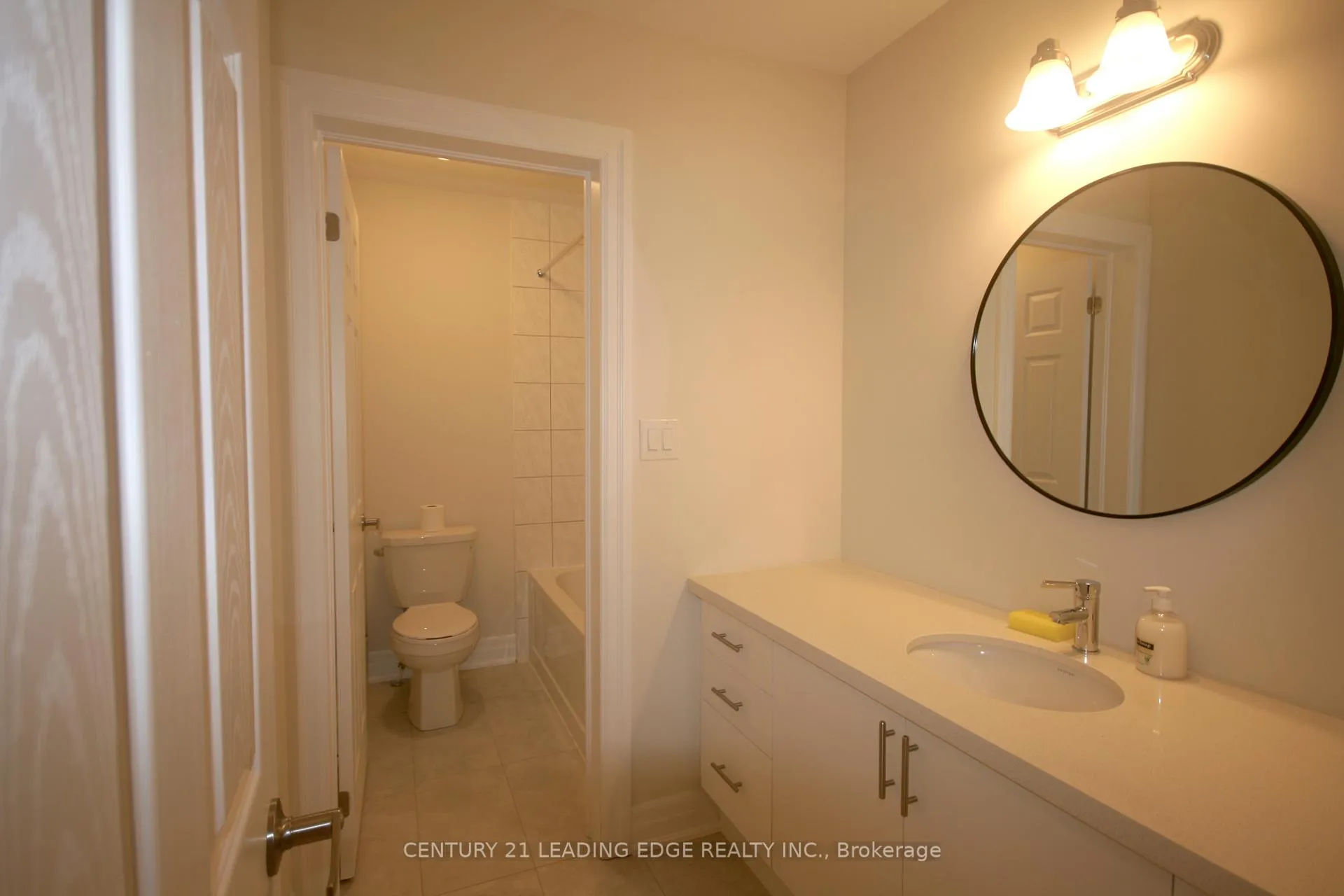 Photo 21 of 39 Ed Ewert Avenue, Clarington, Newcastle — HOMEH