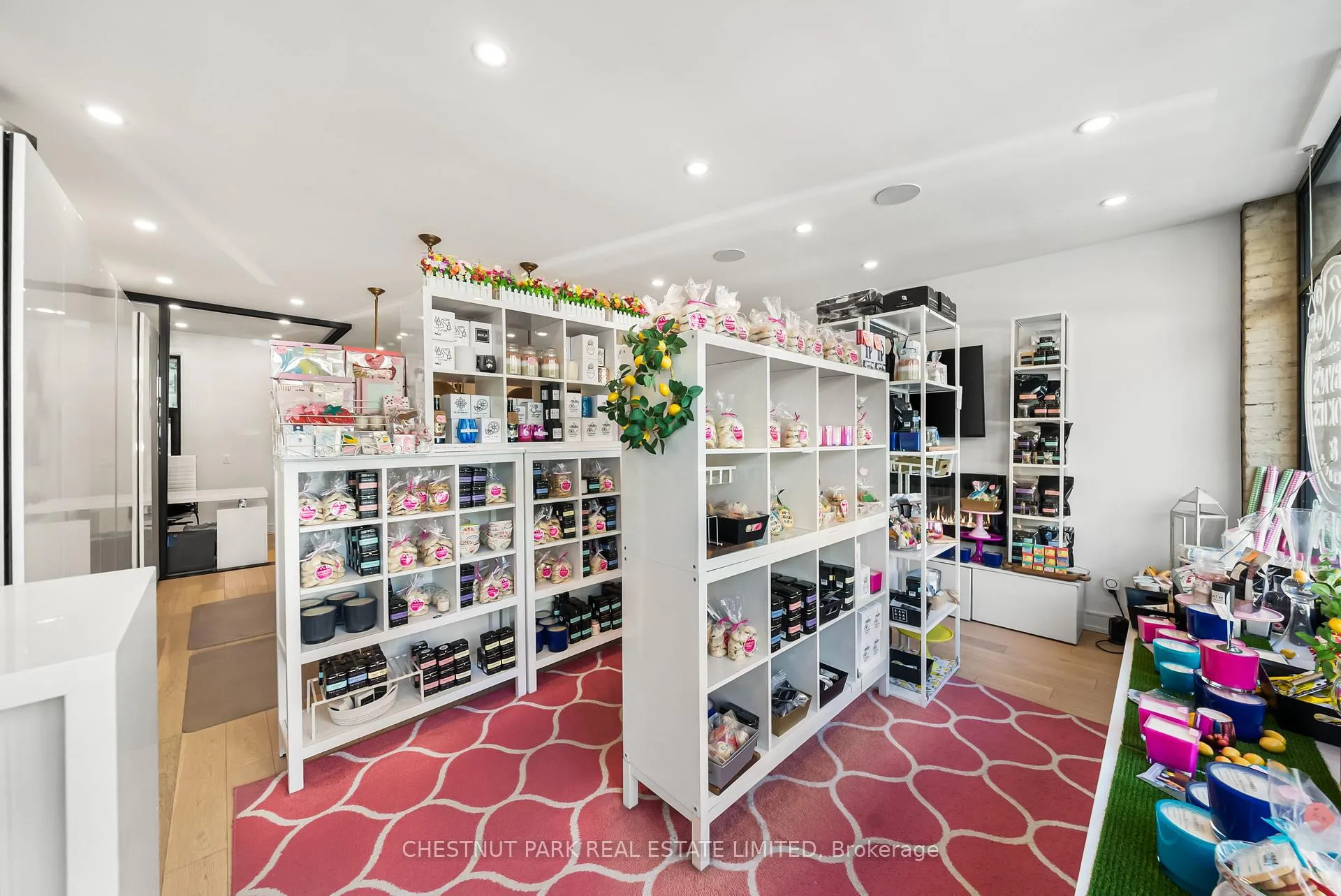 Photo 4 of 953 Mount Pleasant Road, Toronto, Mount Pleasant East — HOMEH
