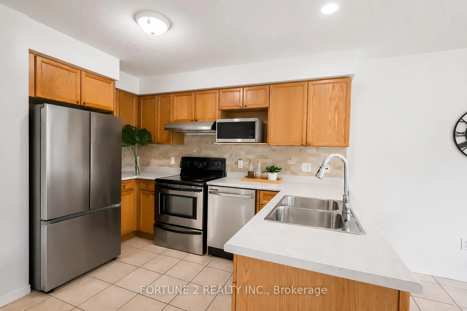Photo 11 of 36 Joshua Street, Kitchener, Country Hills East — HOMEH