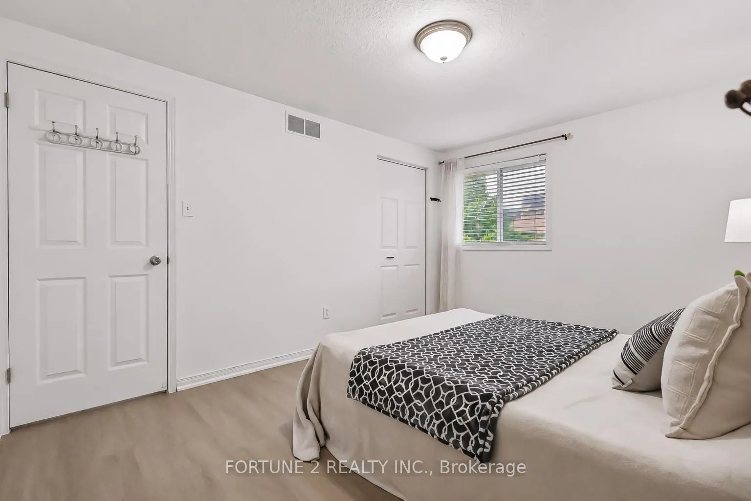 Photo 19 of 36 Joshua Street, Kitchener, Country Hills East — HOMEH