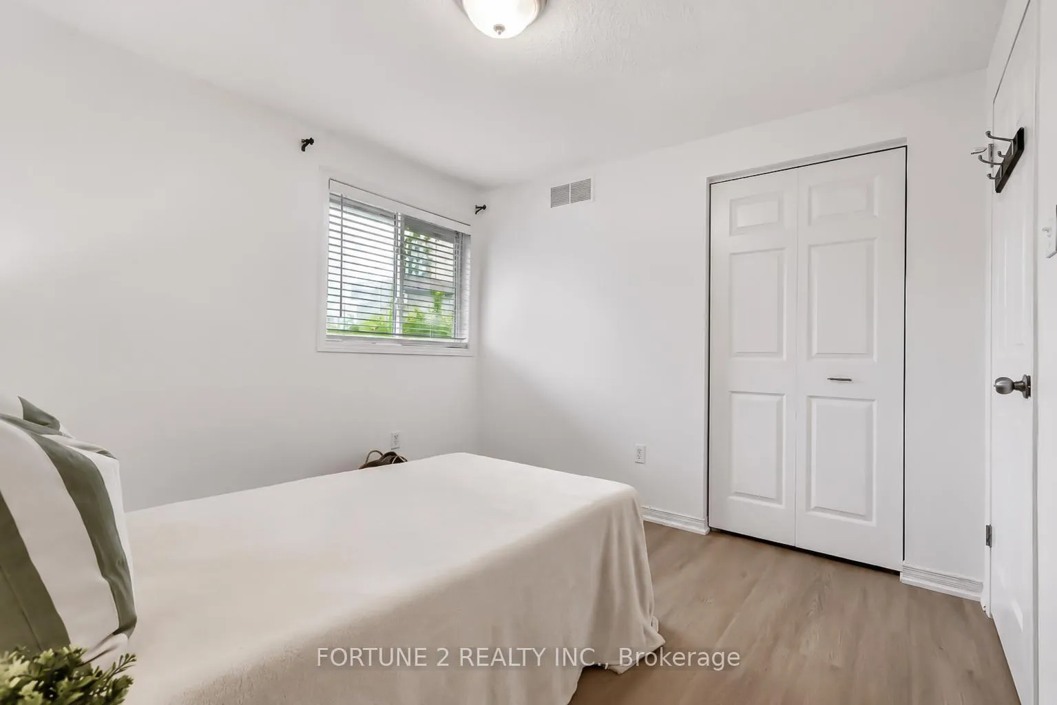 Photo 21 of 36 Joshua Street, Kitchener, Country Hills East — HOMEH