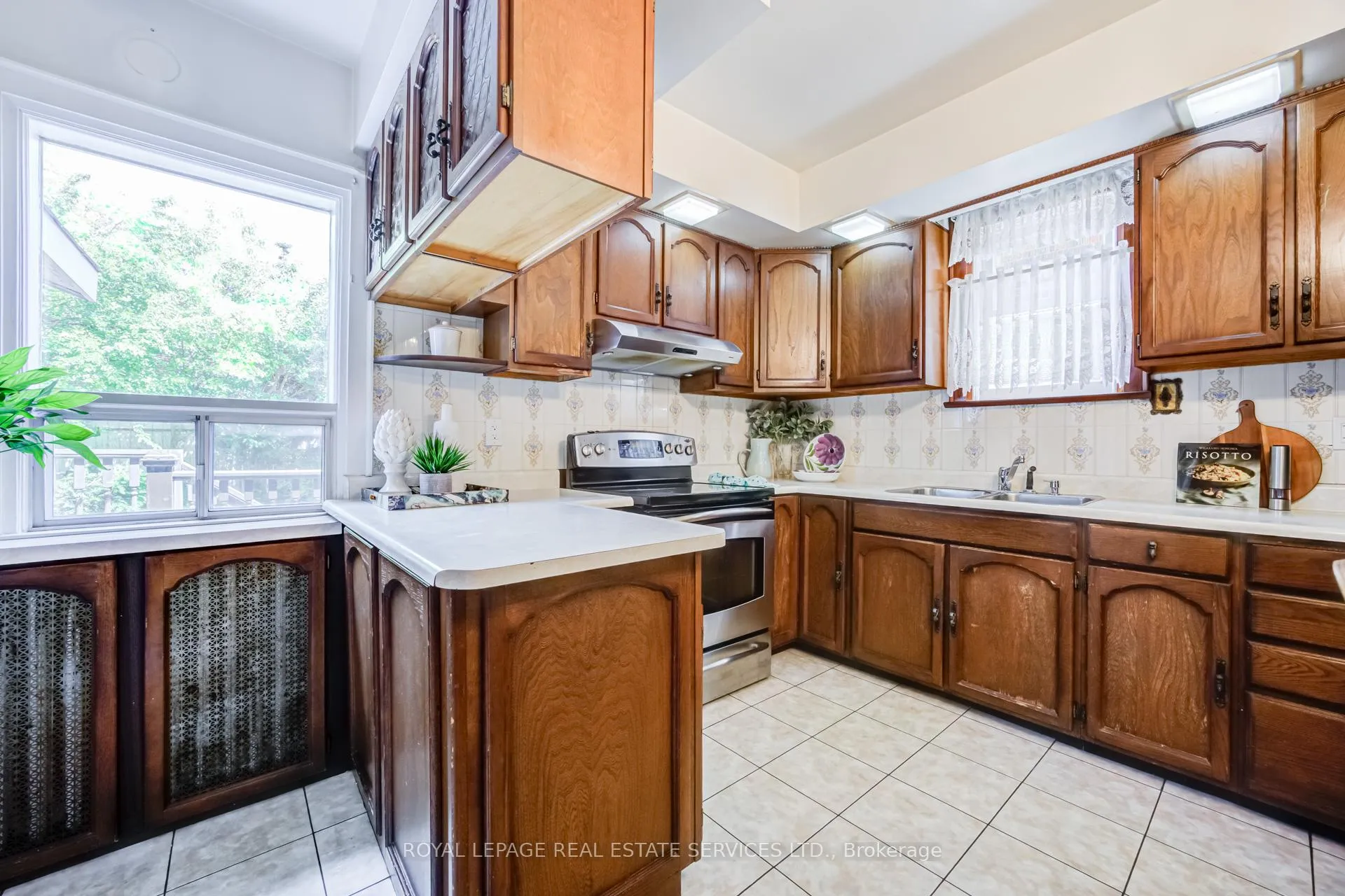 Photo 16 of 51 Halford Avenue, Toronto, Runnymede-Bloor West Village — HOMEH
