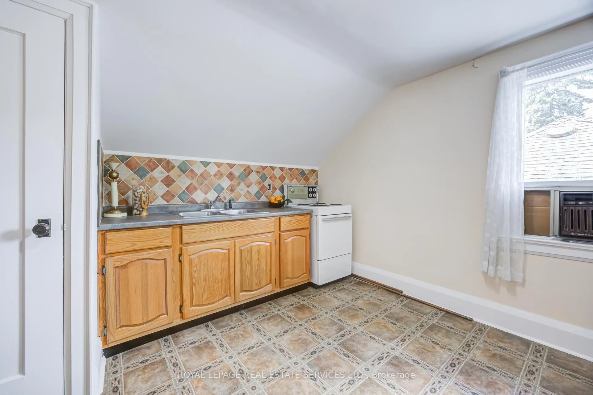 Photo 37 of 51 Halford Avenue, Toronto, Runnymede-Bloor West Village — HOMEH