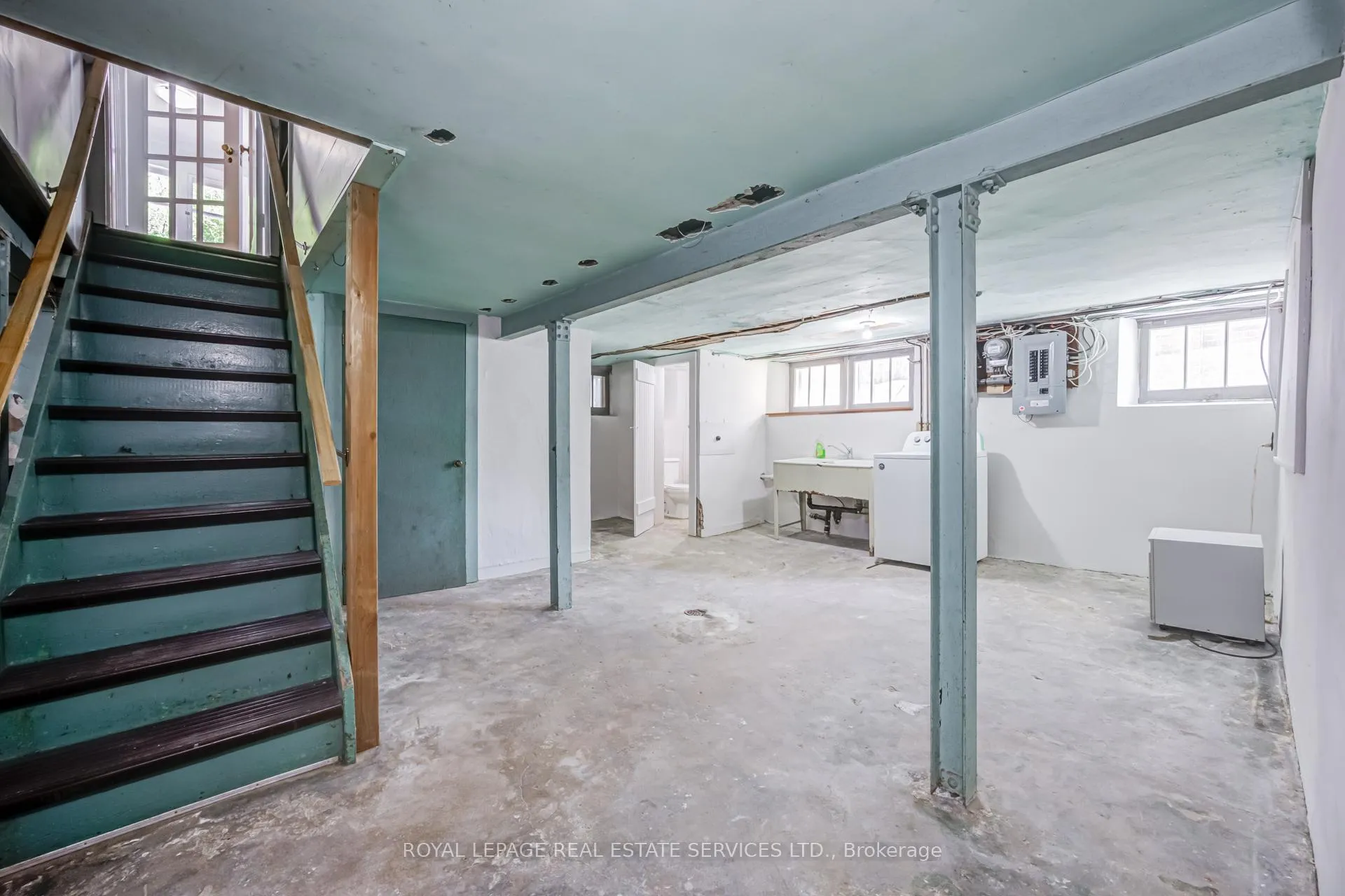 Photo 39 of 51 Halford Avenue, Toronto, Runnymede-Bloor West Village — HOMEH