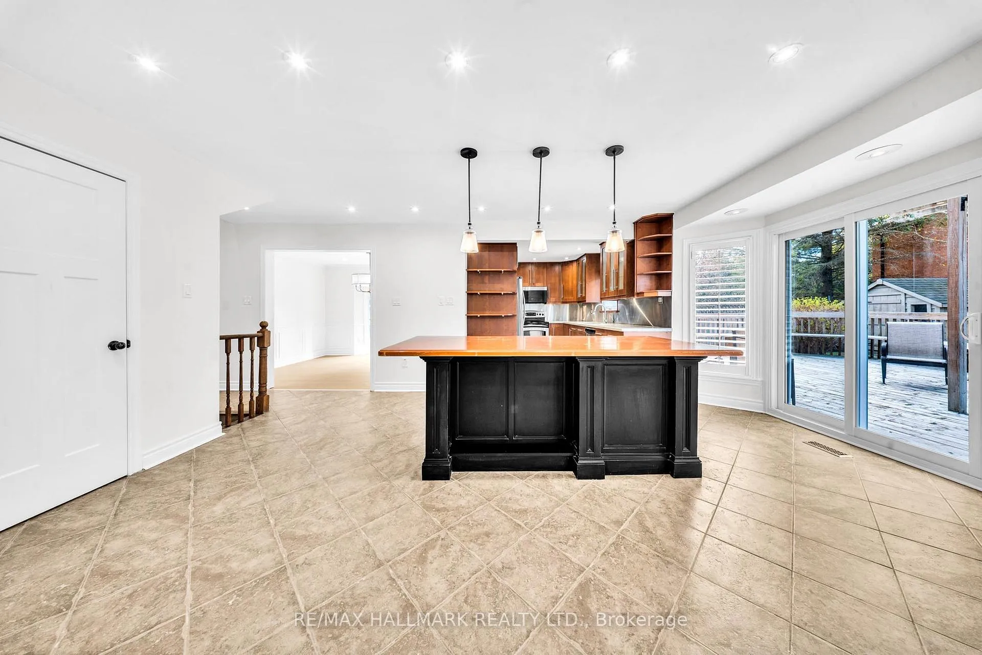 Photo 8 of 29 Petch Crescent, Aurora, Aurora Highlands — HOMEH