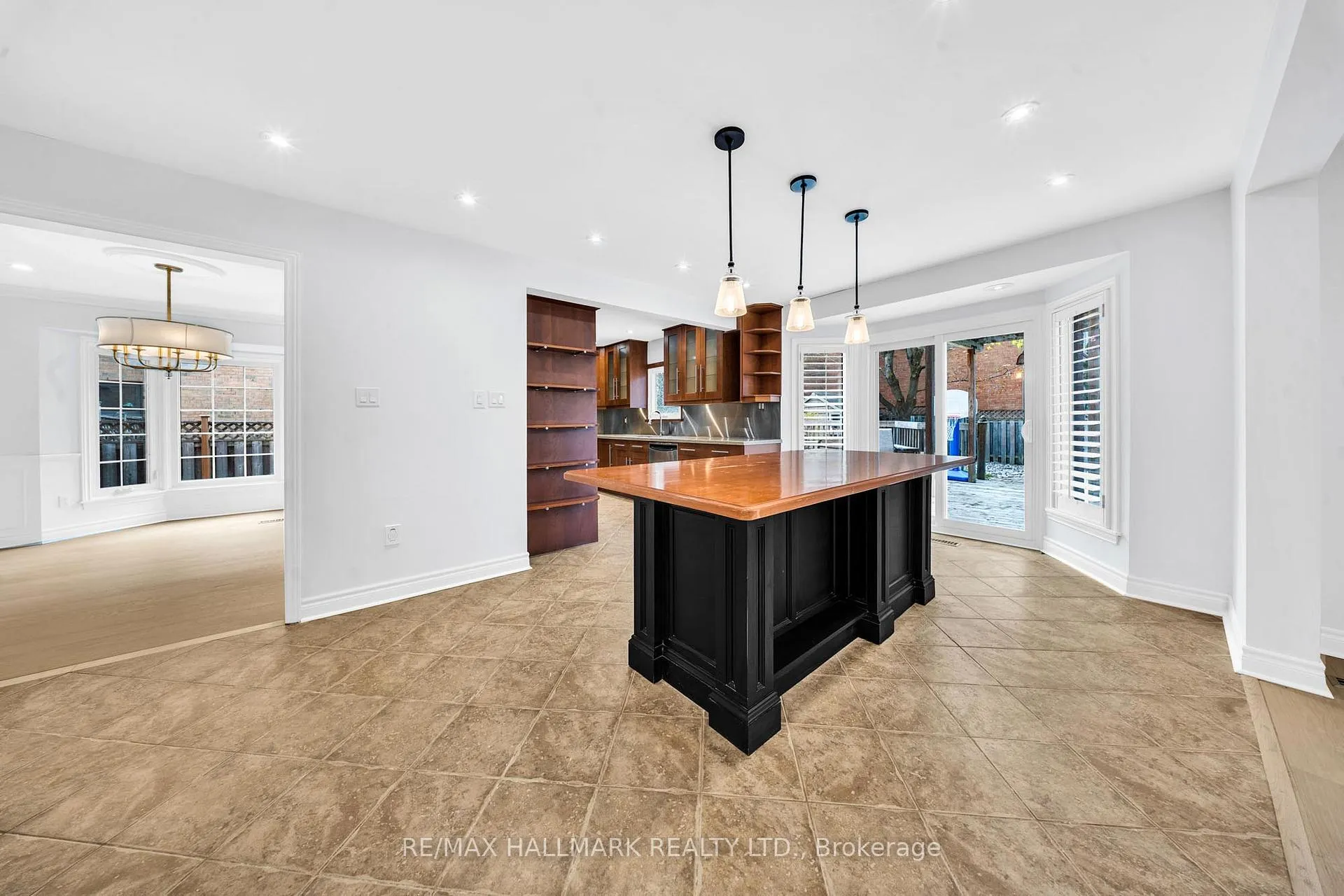 Photo 9 of 29 Petch Crescent, Aurora, Aurora Highlands — HOMEH