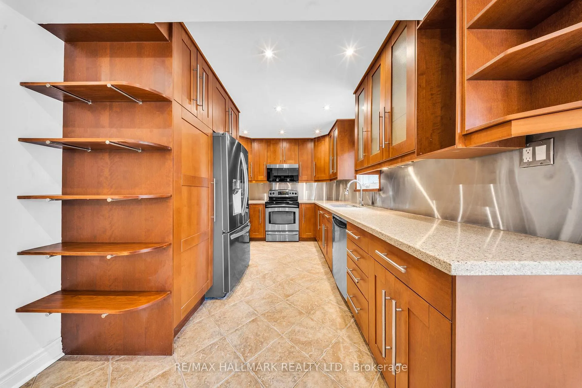 Photo 11 of 29 Petch Crescent, Aurora, Aurora Highlands — HOMEH
