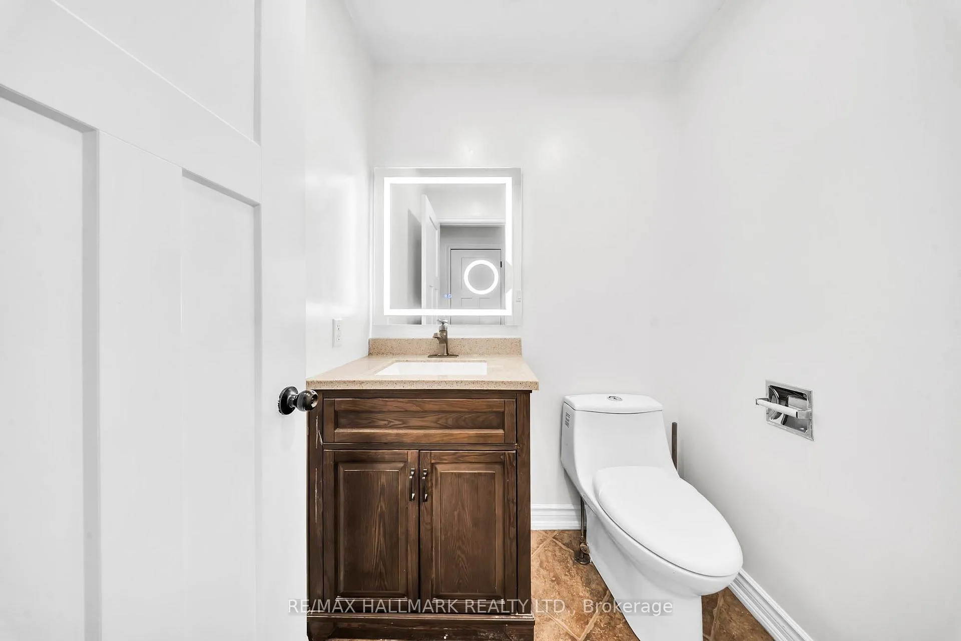 Photo 13 of 29 Petch Crescent, Aurora, Aurora Highlands — HOMEH