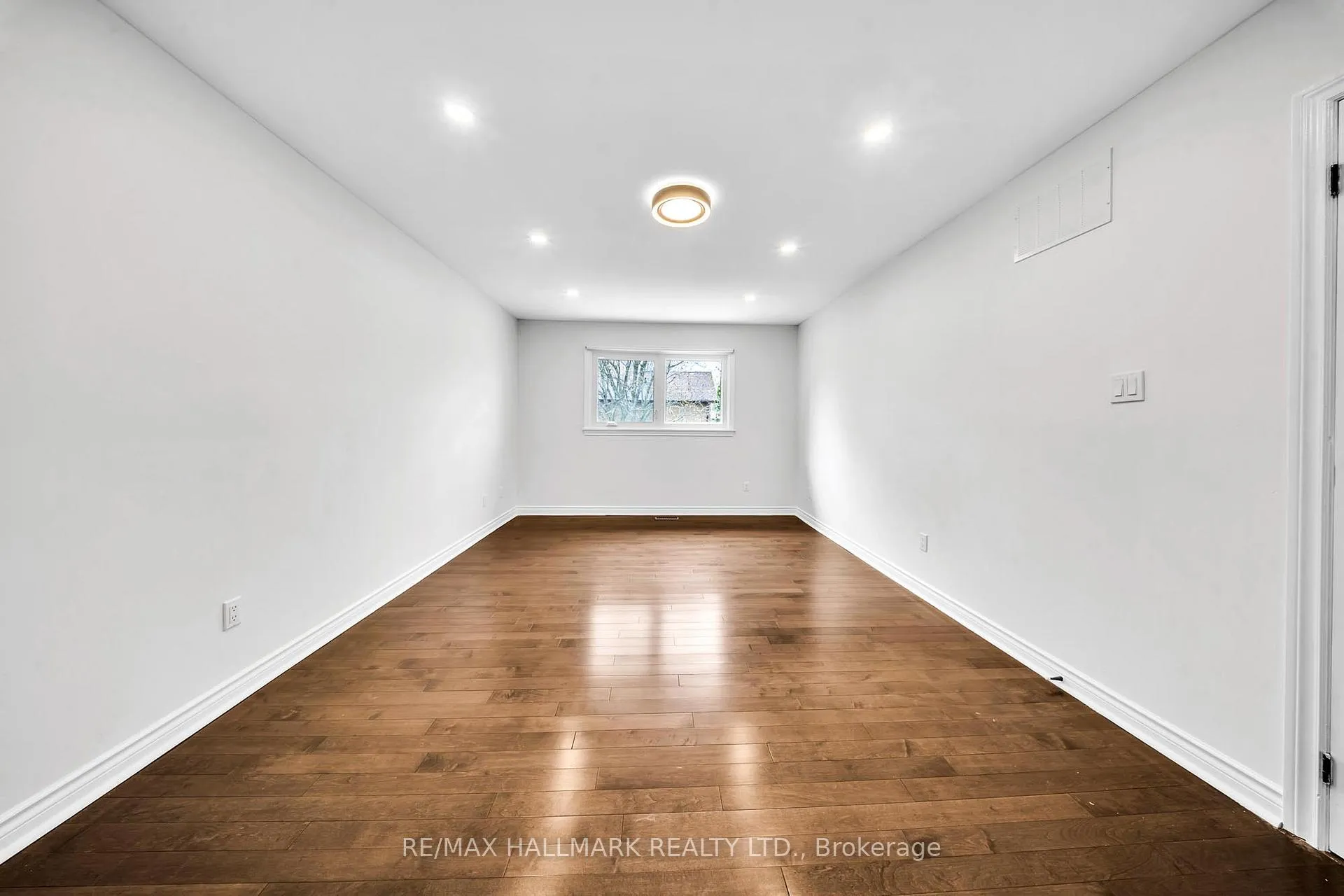 Photo 16 of 29 Petch Crescent, Aurora, Aurora Highlands — HOMEH