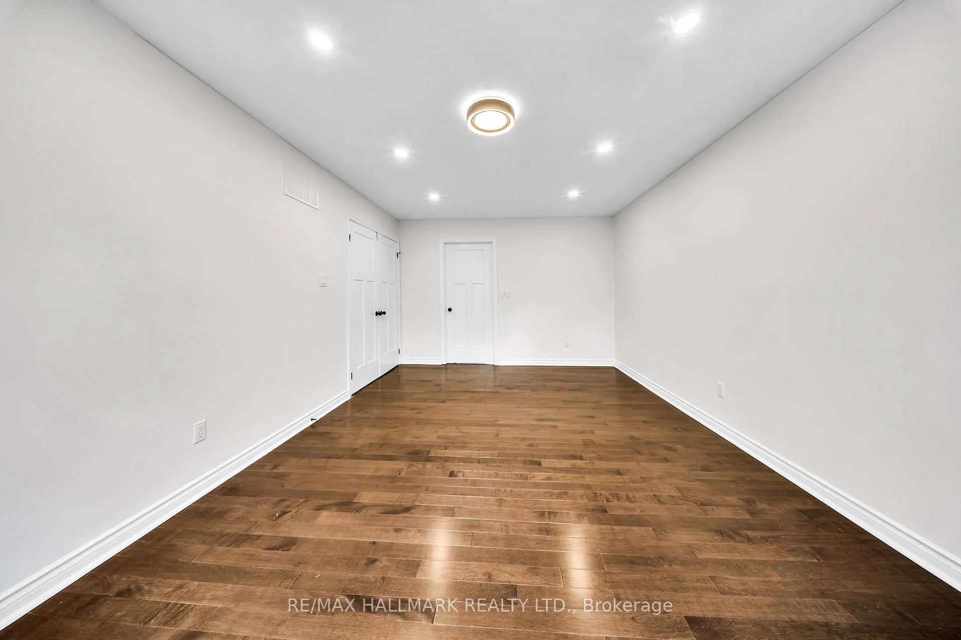 Photo 17 of 29 Petch Crescent, Aurora, Aurora Highlands — HOMEH