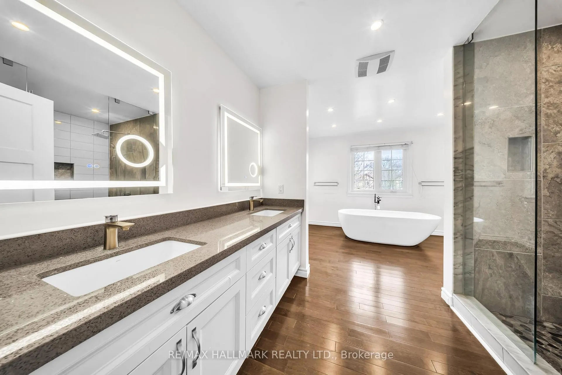 Photo 18 of 29 Petch Crescent, Aurora, Aurora Highlands — HOMEH