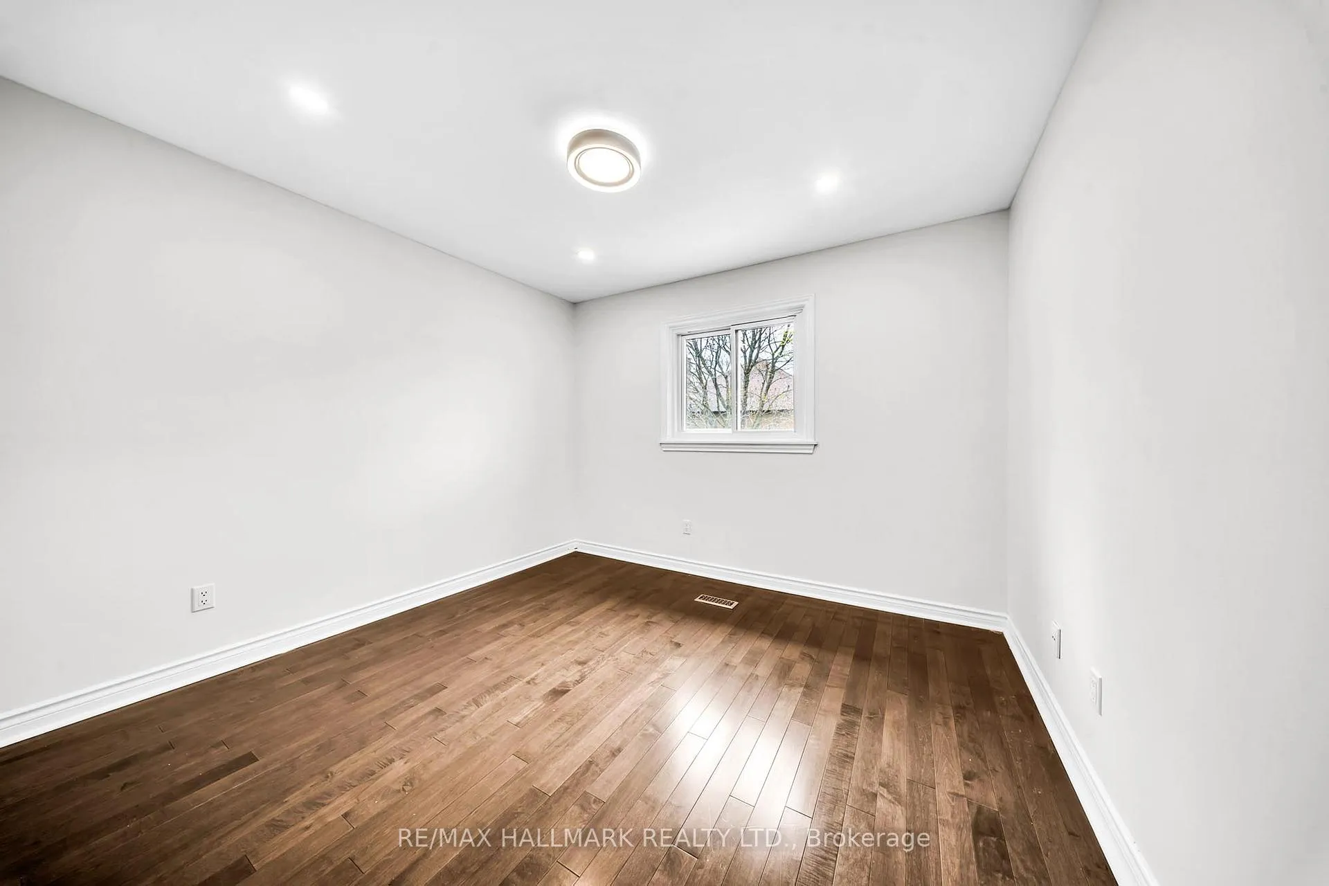 Photo 20 of 29 Petch Crescent, Aurora, Aurora Highlands — HOMEH